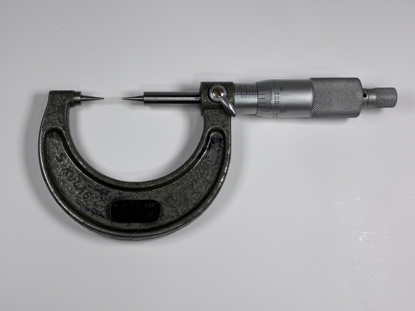 Mitutoyo 112-177 Point Micrometer, 0-1" Range, .001" Graduation. 15 Degree