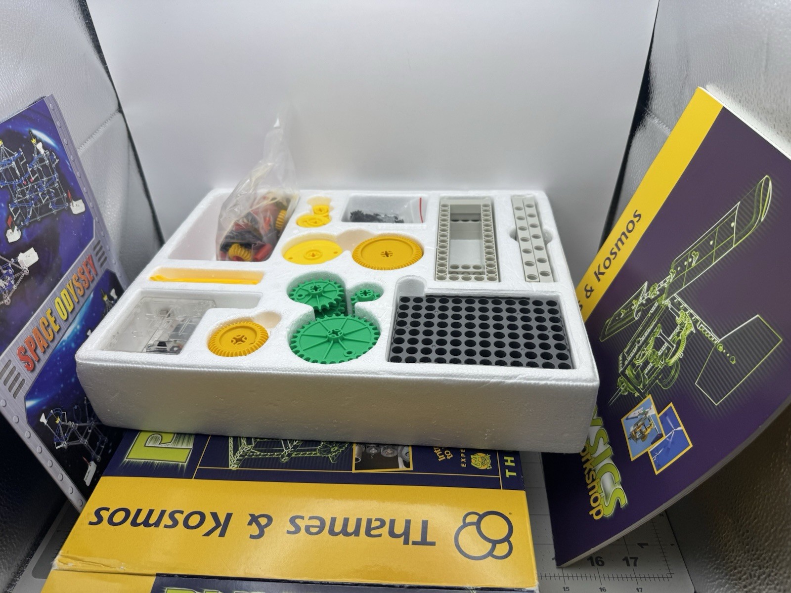 Thames & Kosmos Physics Workshop Educational Science Do It Yourself Kit *Read*