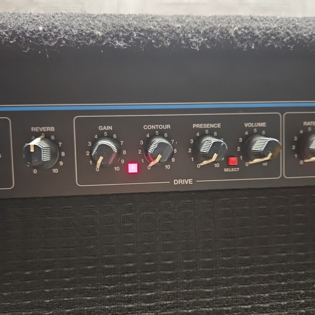 Fender M-80 Chorus Solid State Guitar Amplifier Combo Amp
