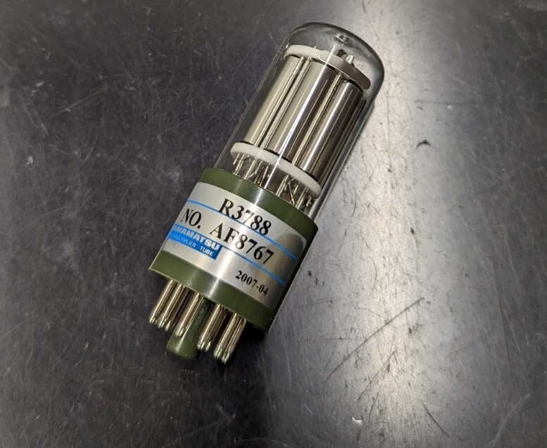 Hitachi F-7000 Spectrophotometer Hamamatsu R3788 Photomultiplier Tube AF8767