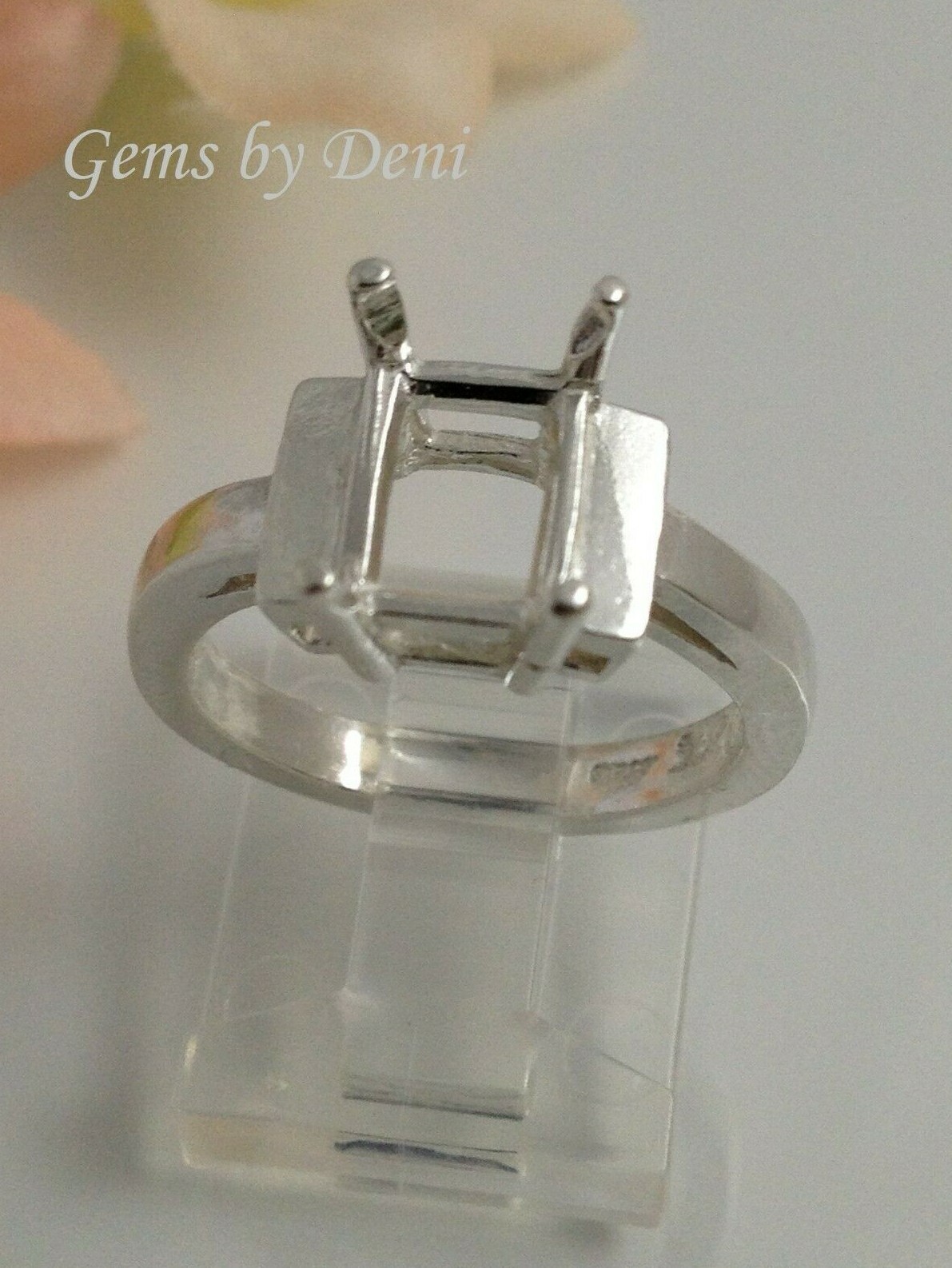 9x7mm Emerald Solitaire Sterling Silver Pre-Notched Ring Setting Size 7