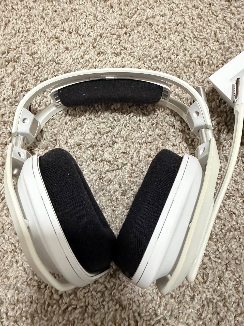Logitech Astro A50 X LIGHTSPEED Wireless Gaming Headset + Base Station - White