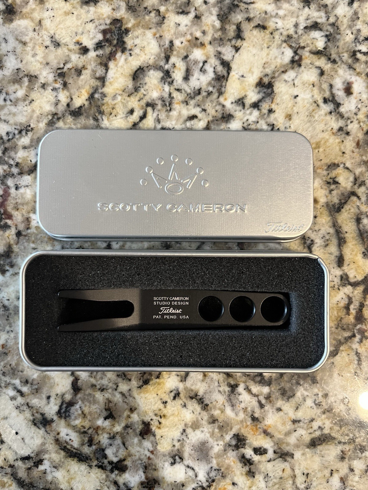 SCOTTY CAMERON DIVOT TOOL Black with White Writing Studio Design Titleist