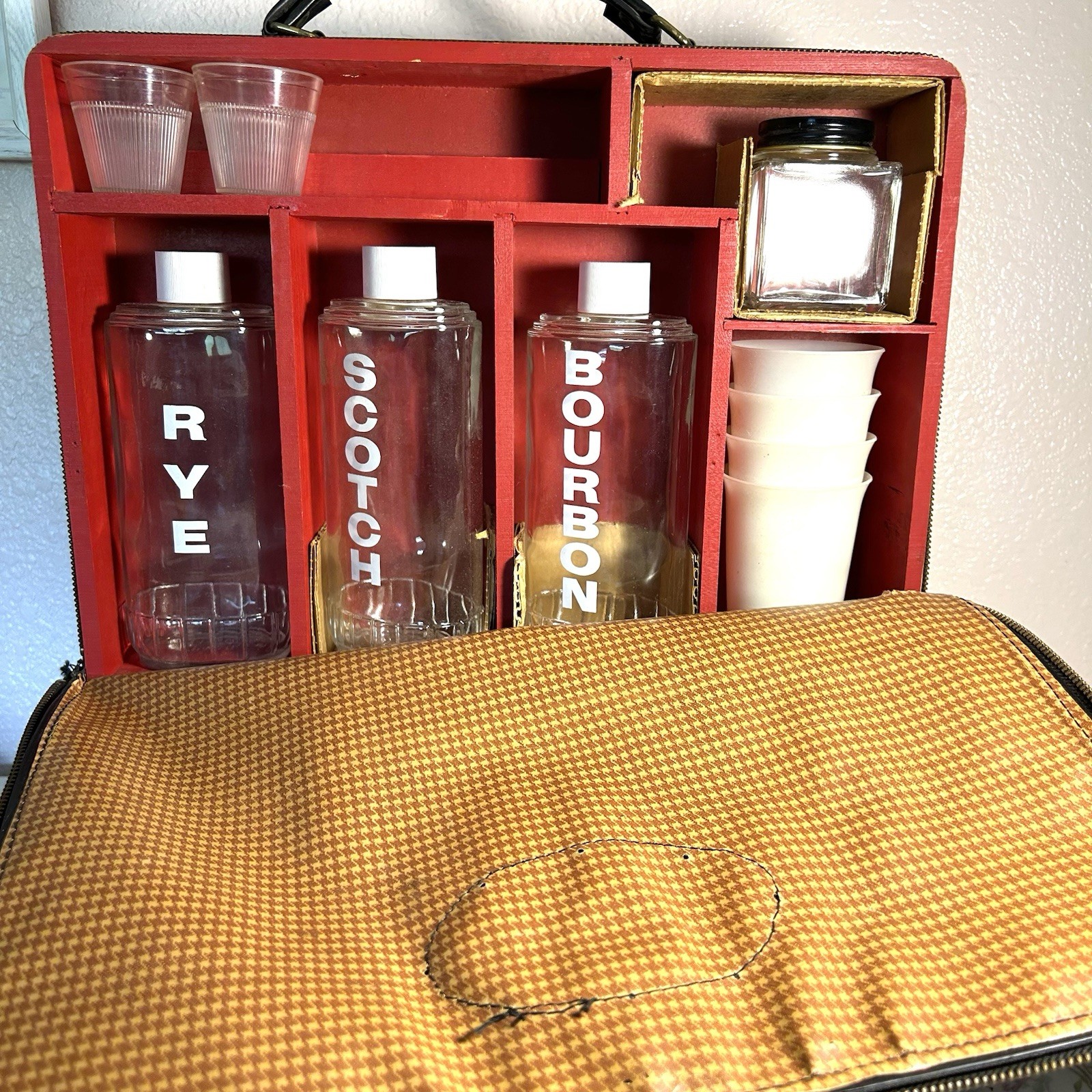 VTG Bar Set Travel Mid Century Bourbon Scotch Rye Glass Bottles Scotch Plaid