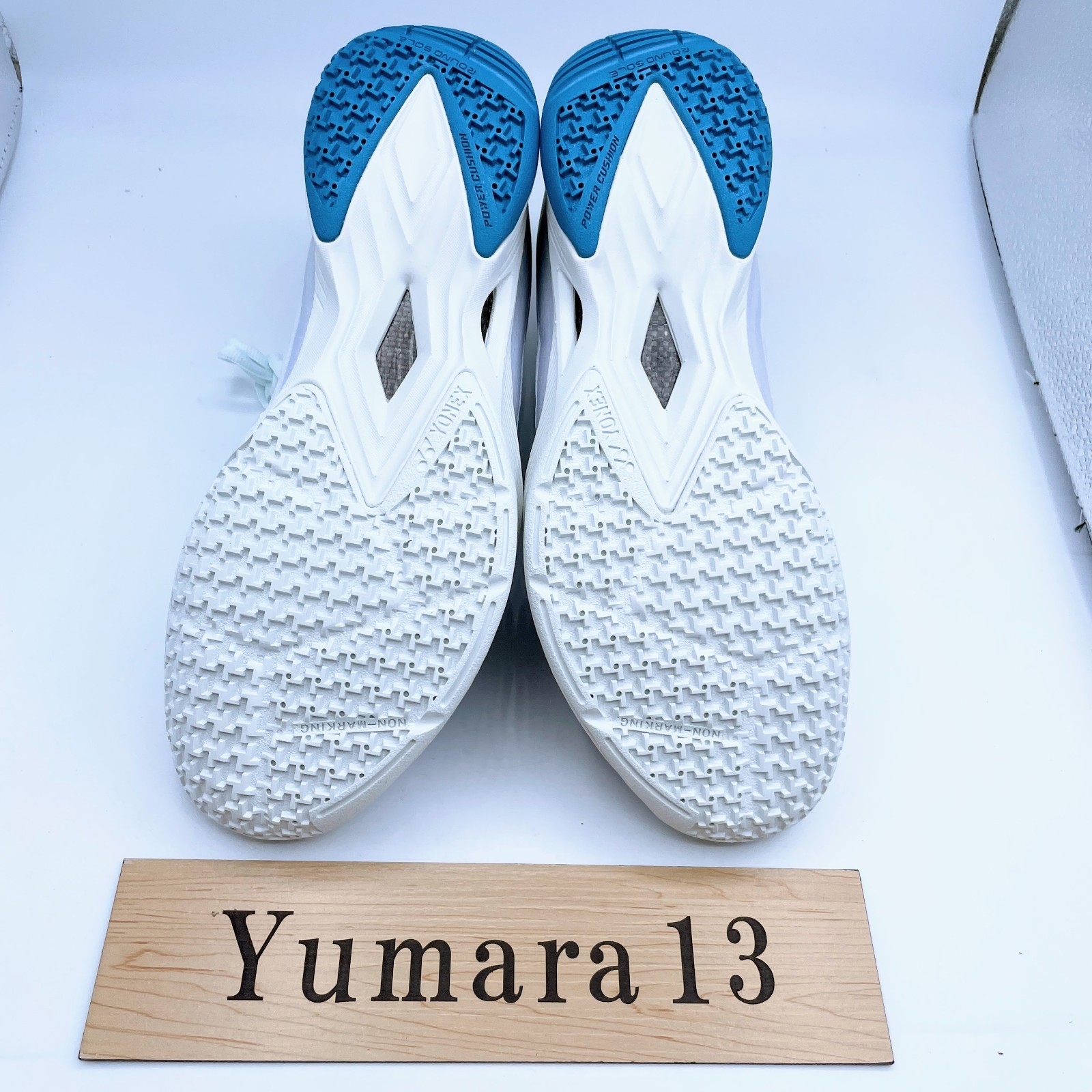 Yonex Power Cushion Aerus Z White Blue SHBAZ2M-207 Men's Size