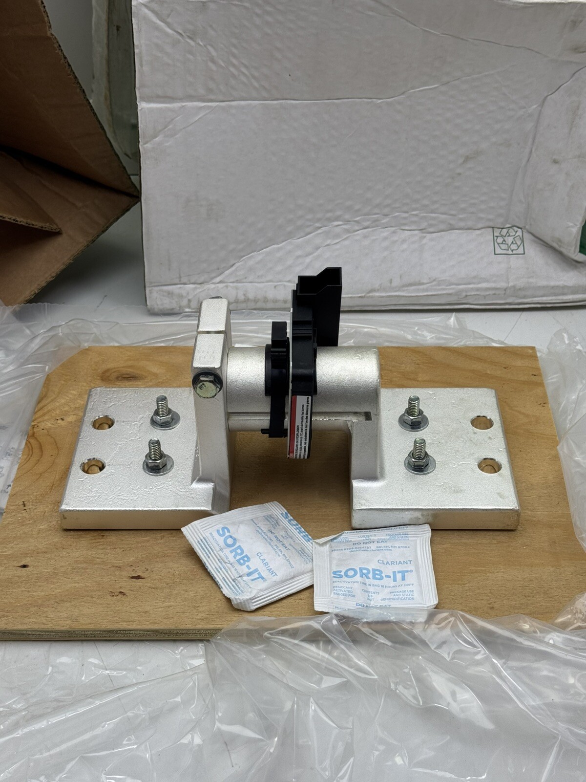SCHNEIDER ELECTRIC LV834036SP NEUTRAL CT SENSOR-MRZ1,2 MASTERPACT 400/4000A
