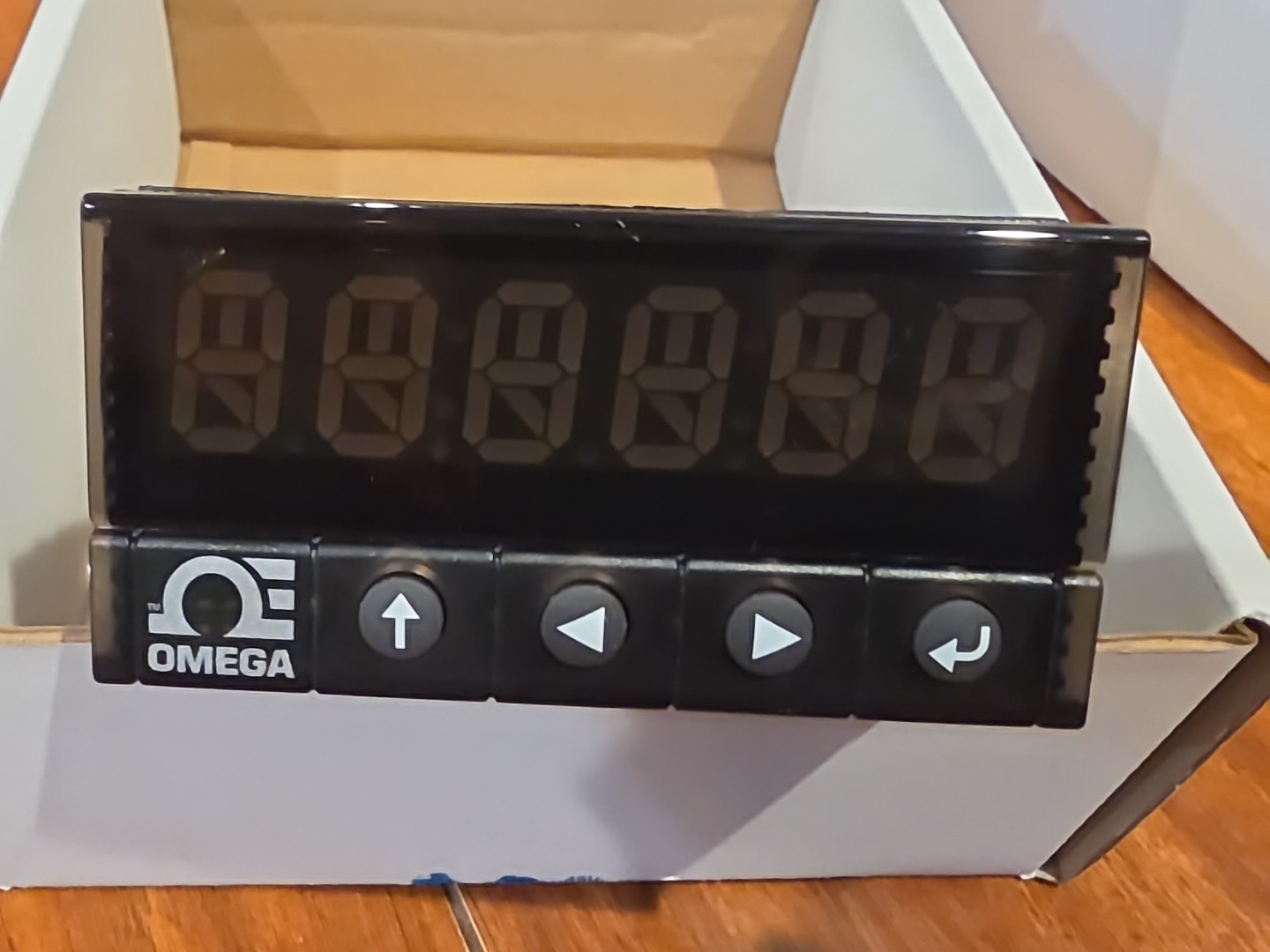 Omega Engineering Universal Input Digital Panel Meter 90-240vAC DP8PT-330-110
