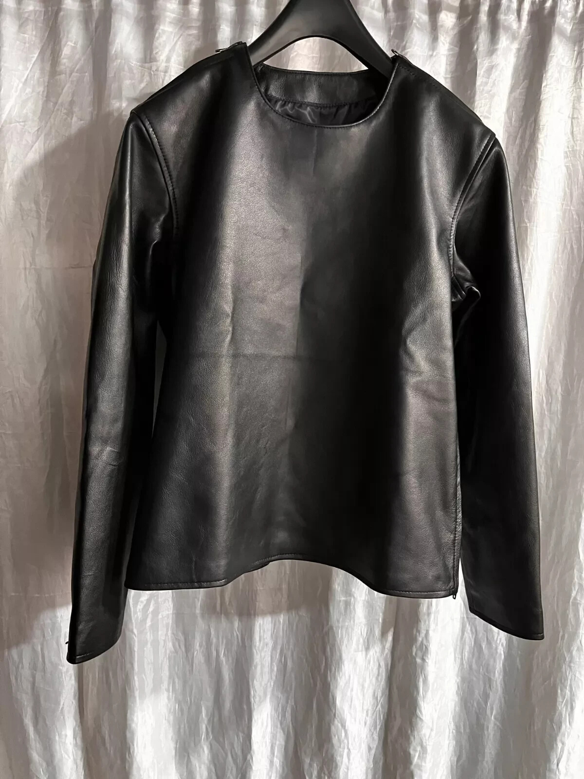 New men's & boys black leather T-Shirt| Genuine Sheepskin leather round neck XL.