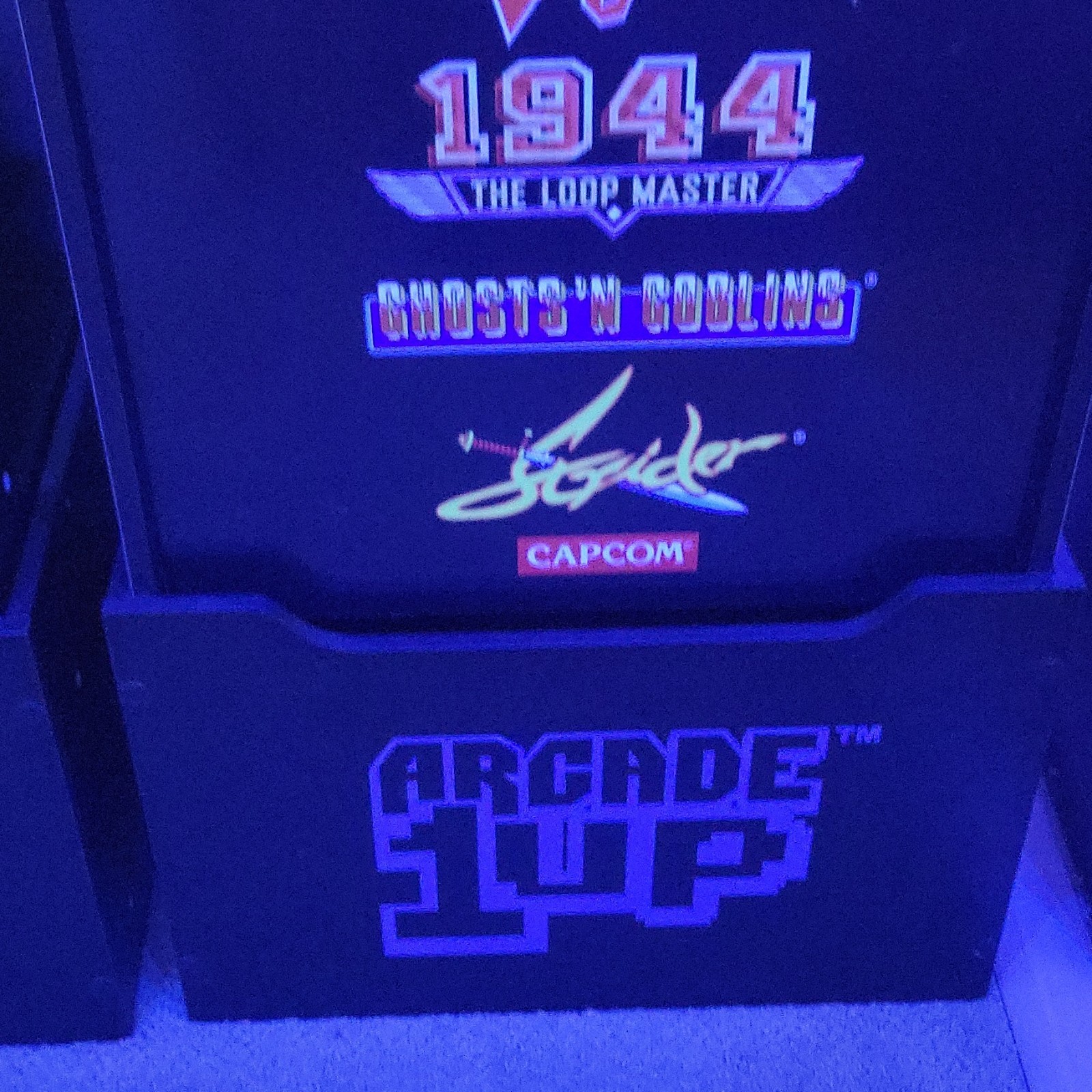 Arcade1Up Final Fight Capcom Arcade Cabinet w/ Riser - Light Up Marquee