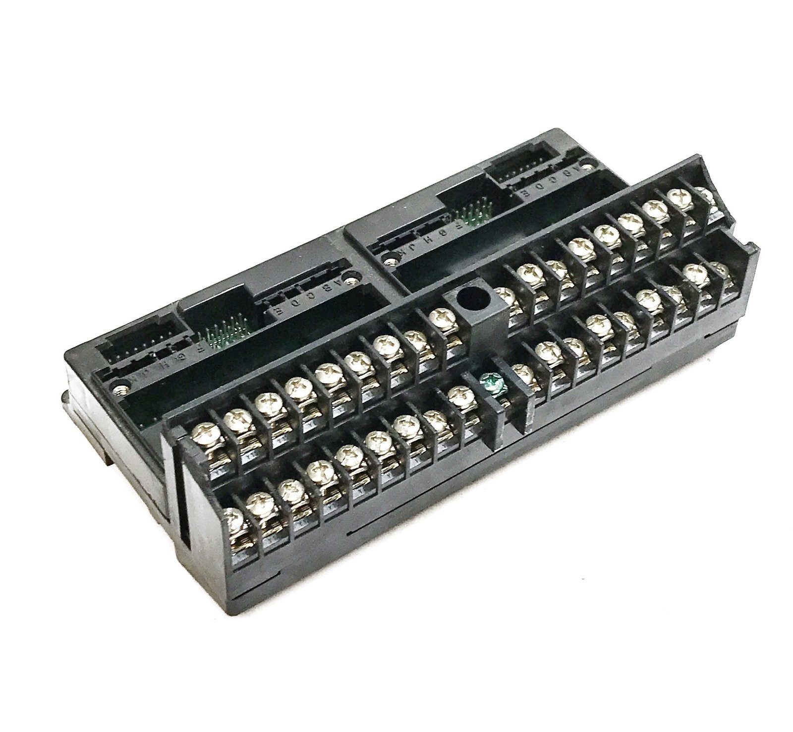 GE/Fanuc Unloaded In/Out Barrier Style Terminal Base IC670CHS001F
