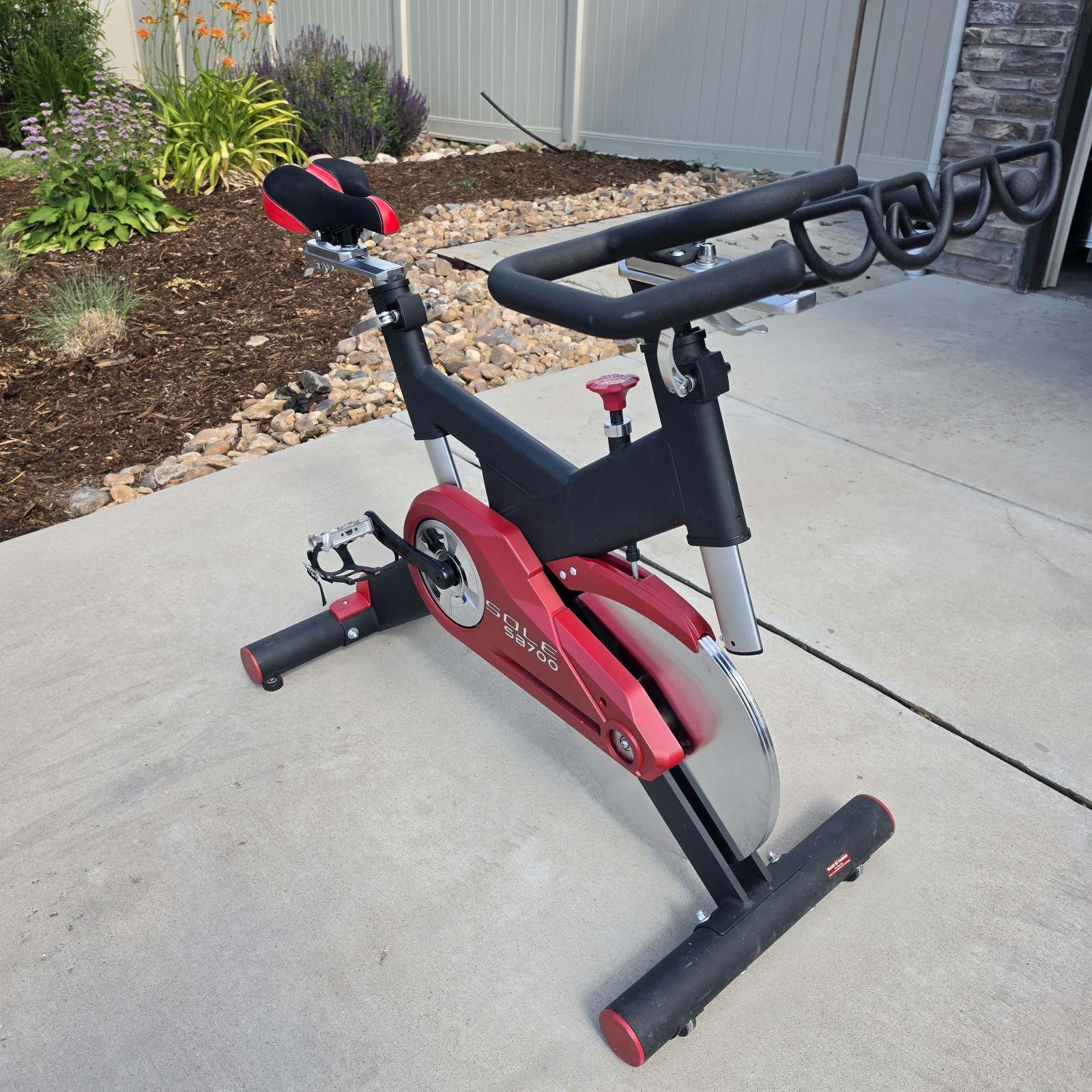 Sole SB700 Indoor Cycle Exercise Bike