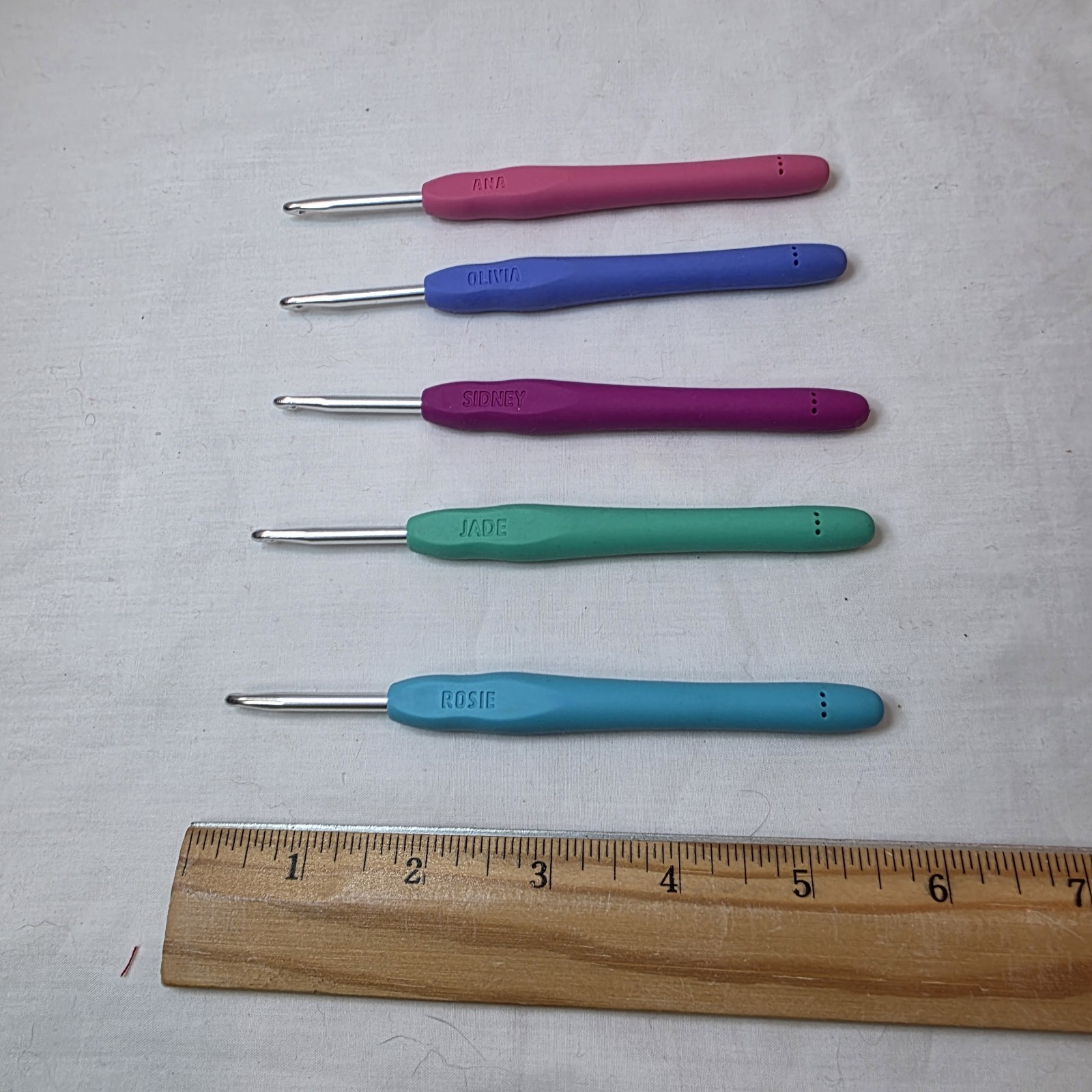 The Woobles Set 5 Colored Hooks