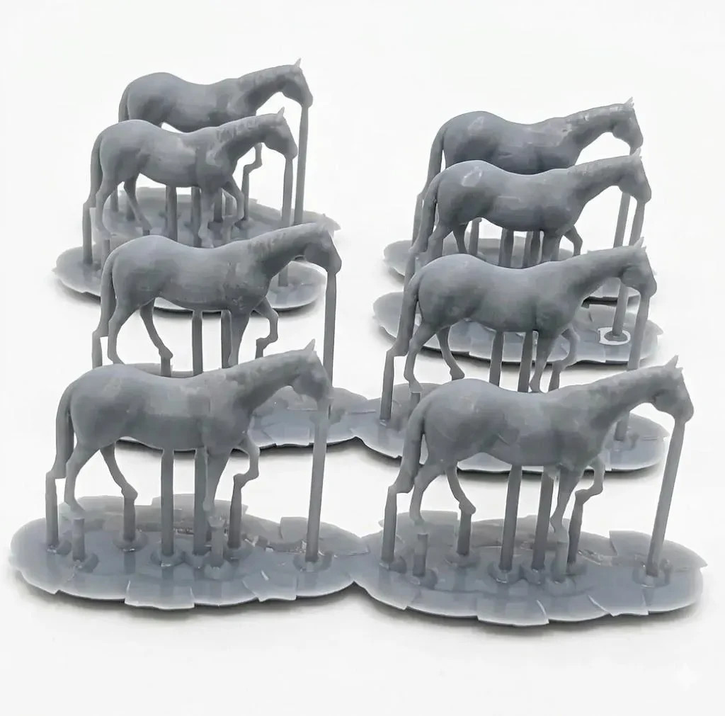 Z Scale set of 8 Horses