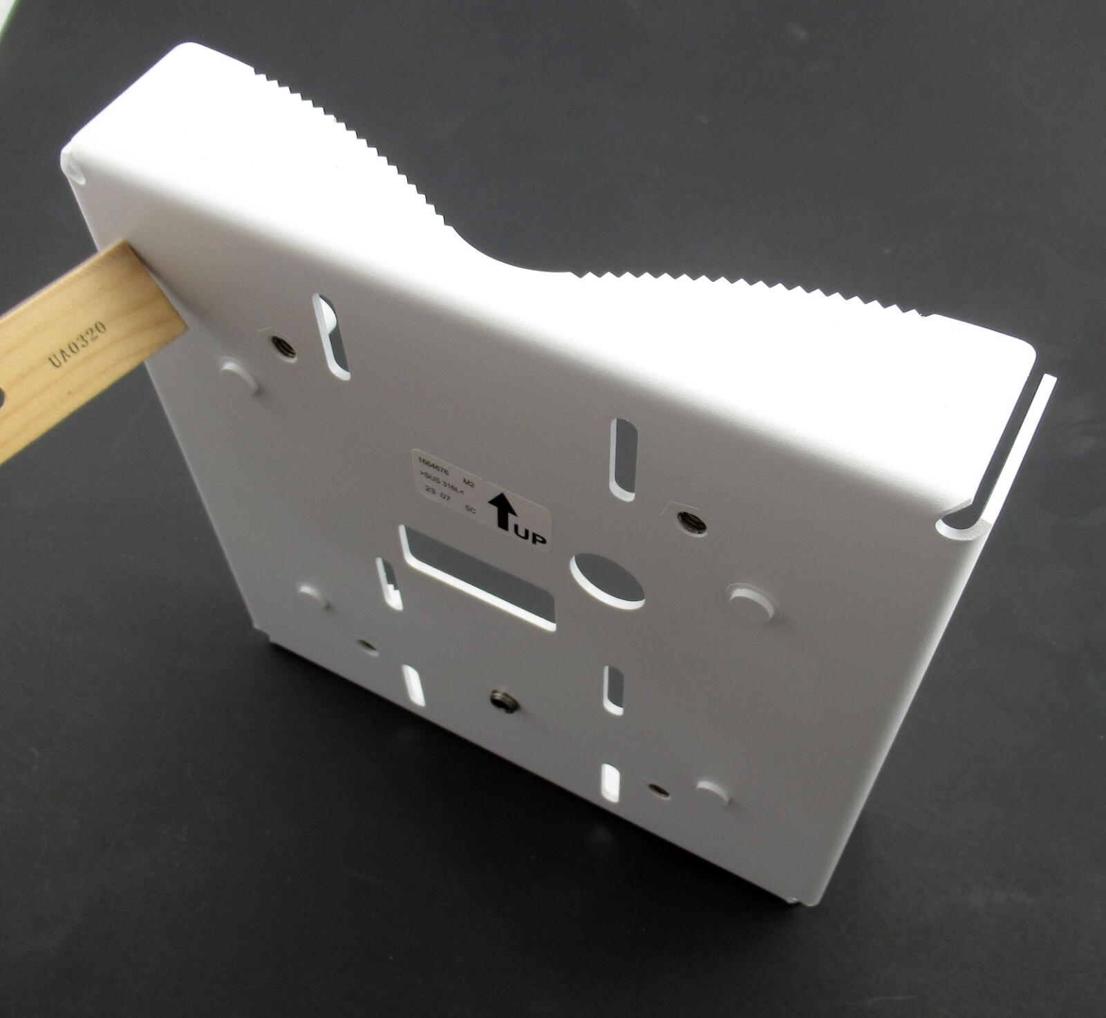 Axis - T94N01G - POLE MOUNT   5901-341
