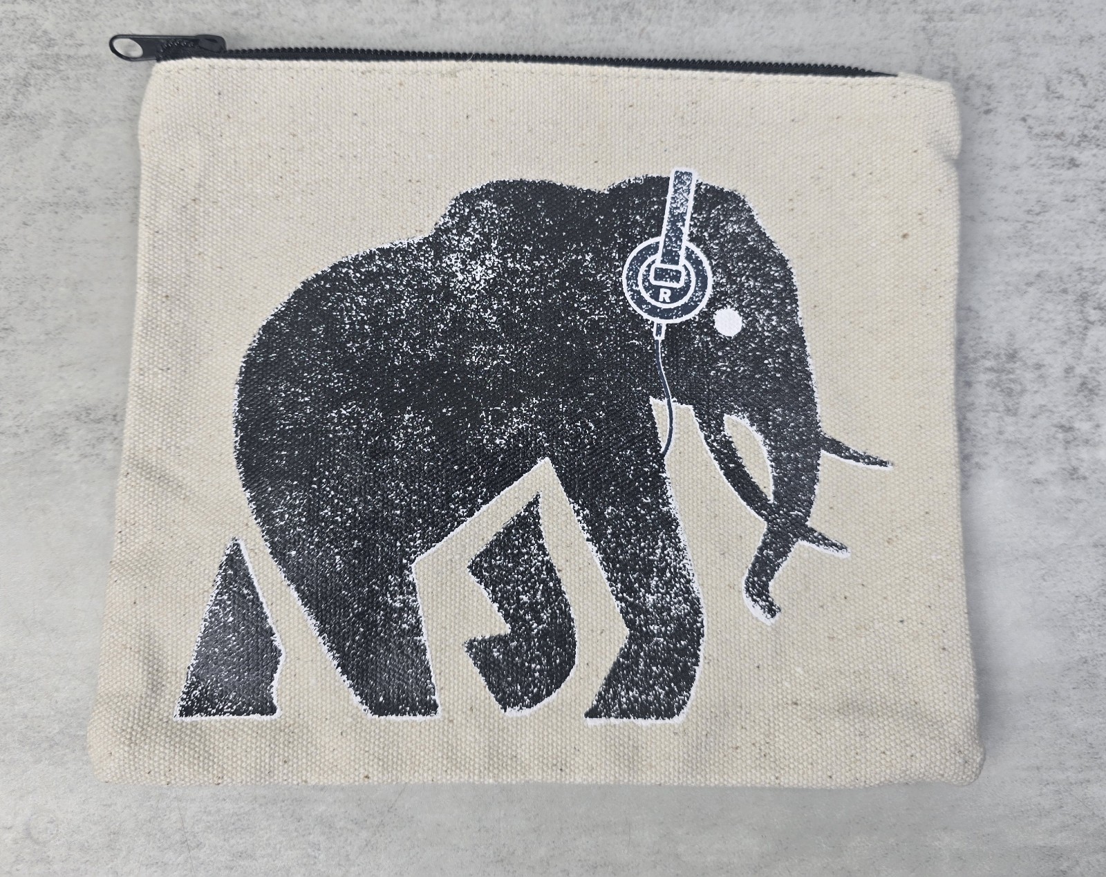 Elephant Headphones Music Coin Purse Wallet Bag Zipper Makeup Pouch NEW Zip
