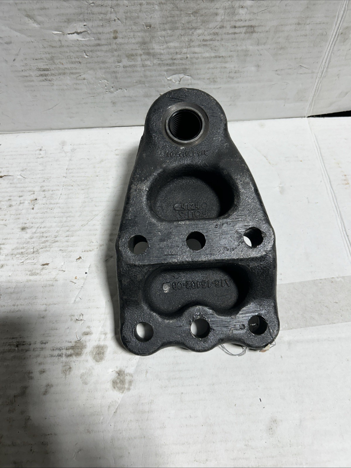 GENUINE FREIGHTLINER LEAF SPRING HANGER A16-15402-00 NEW OEM