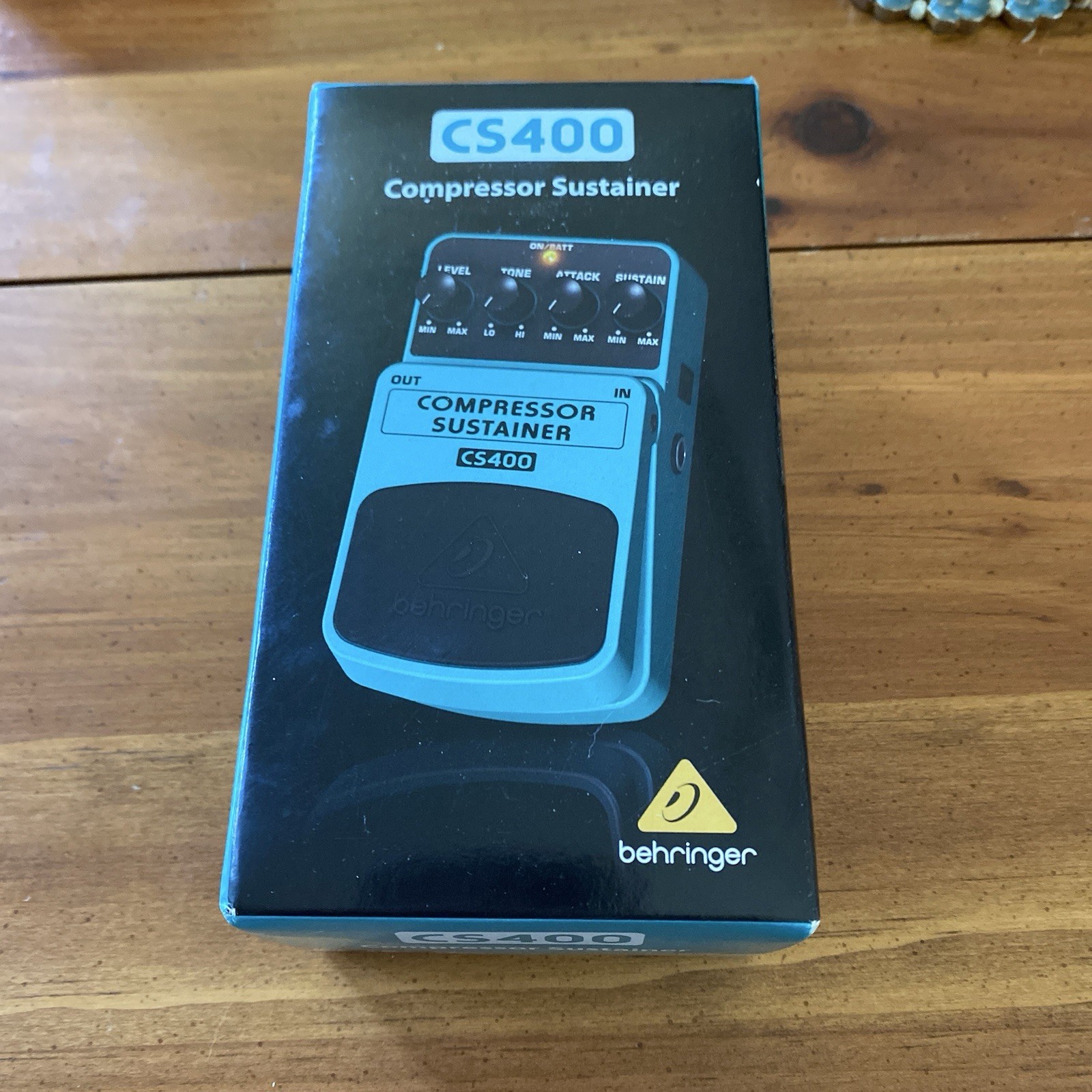 Behringer CS400 Analog Compressor Sustainer Guitar Pedal Open Box