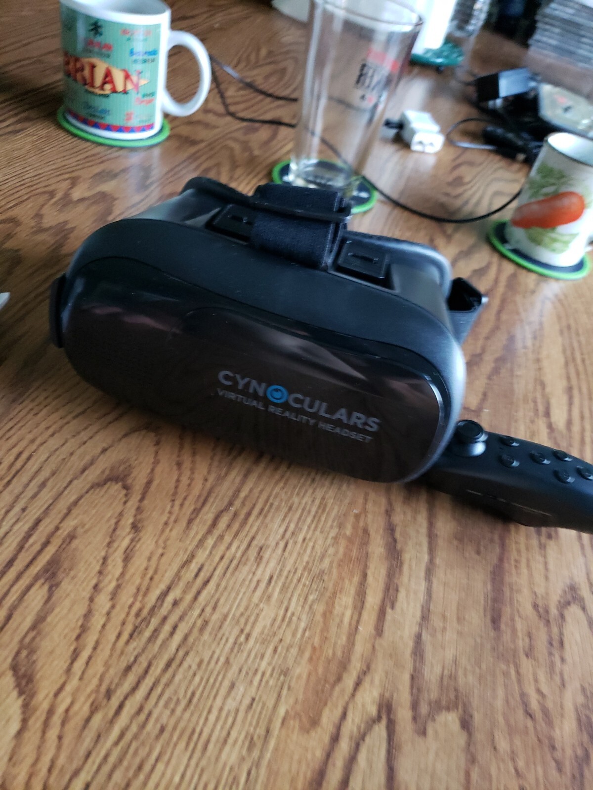 CYNOCULARS Virtual Reality Headset & Remote in very good condition