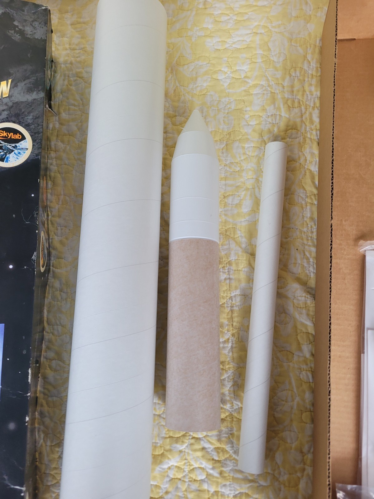 ESTES #1973 SKYLAB SATURN V FLYING MODEL ROCKET KIT 1:100 SCALE
