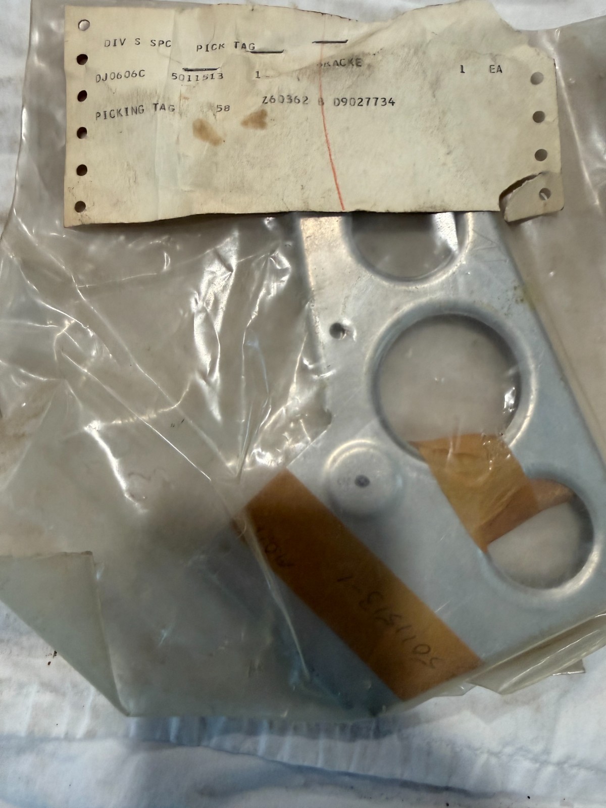New bracket assembly with pick tag  P/N  5011513-1