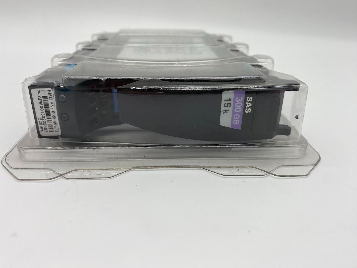 EMC Hitachi 300GB 15K 005049673 SAS Drive 0B24479 HUS156030VLS600