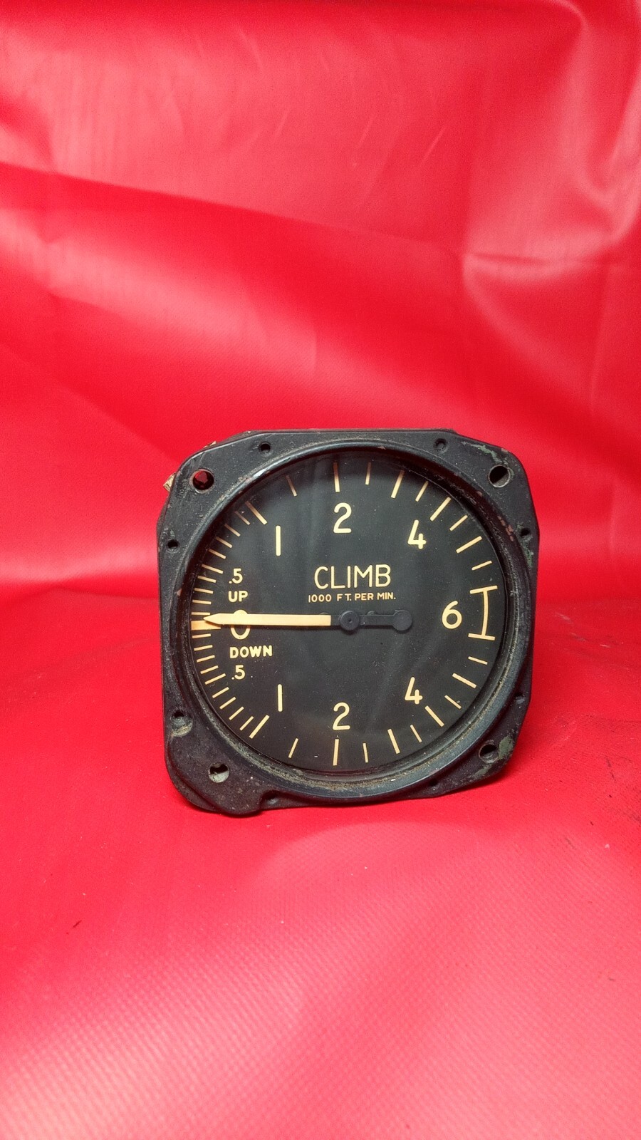 MAC LEDD INSTRUMENT RATE OF CLIMB INDICATOR 5000FPM