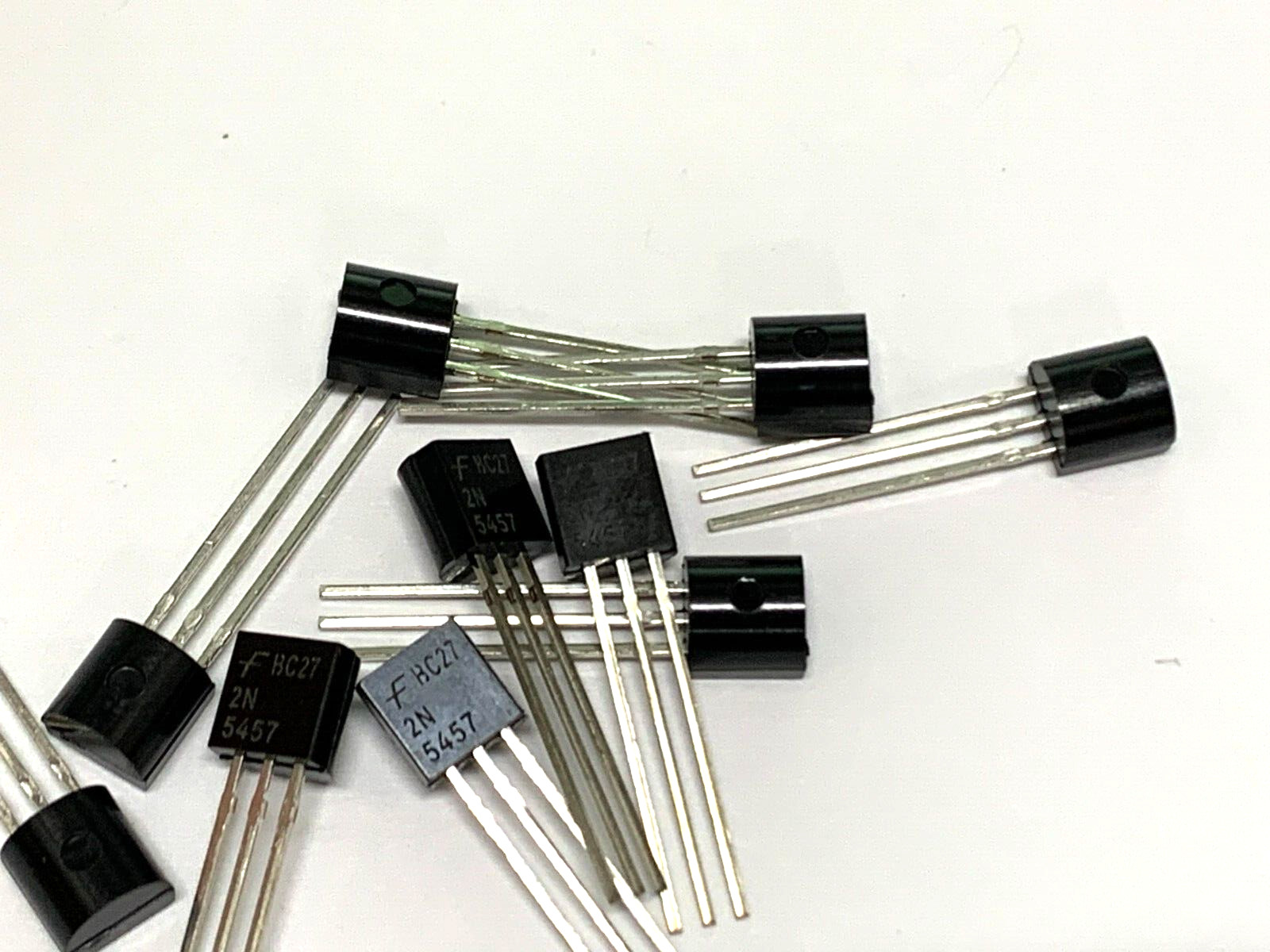 LOT  OF 25 2N5457  N-Channel JFET Transistor