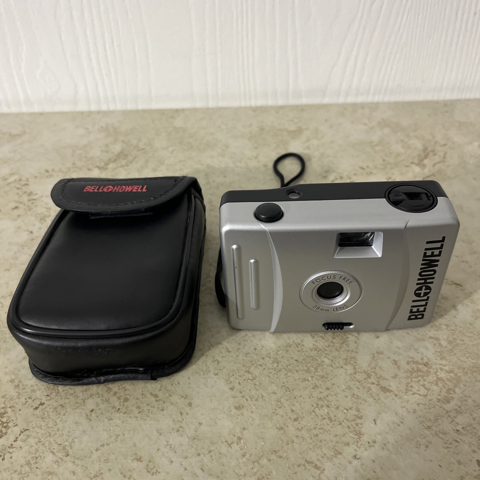 BELL & HOWELL Point And Shoot 35MM Film Camera "Focus Free"  28MM Lens W/ Case