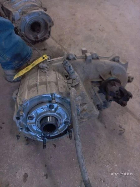 1997-2001 Jeep Cherokee Transfer Case Assembly model 242 OEM