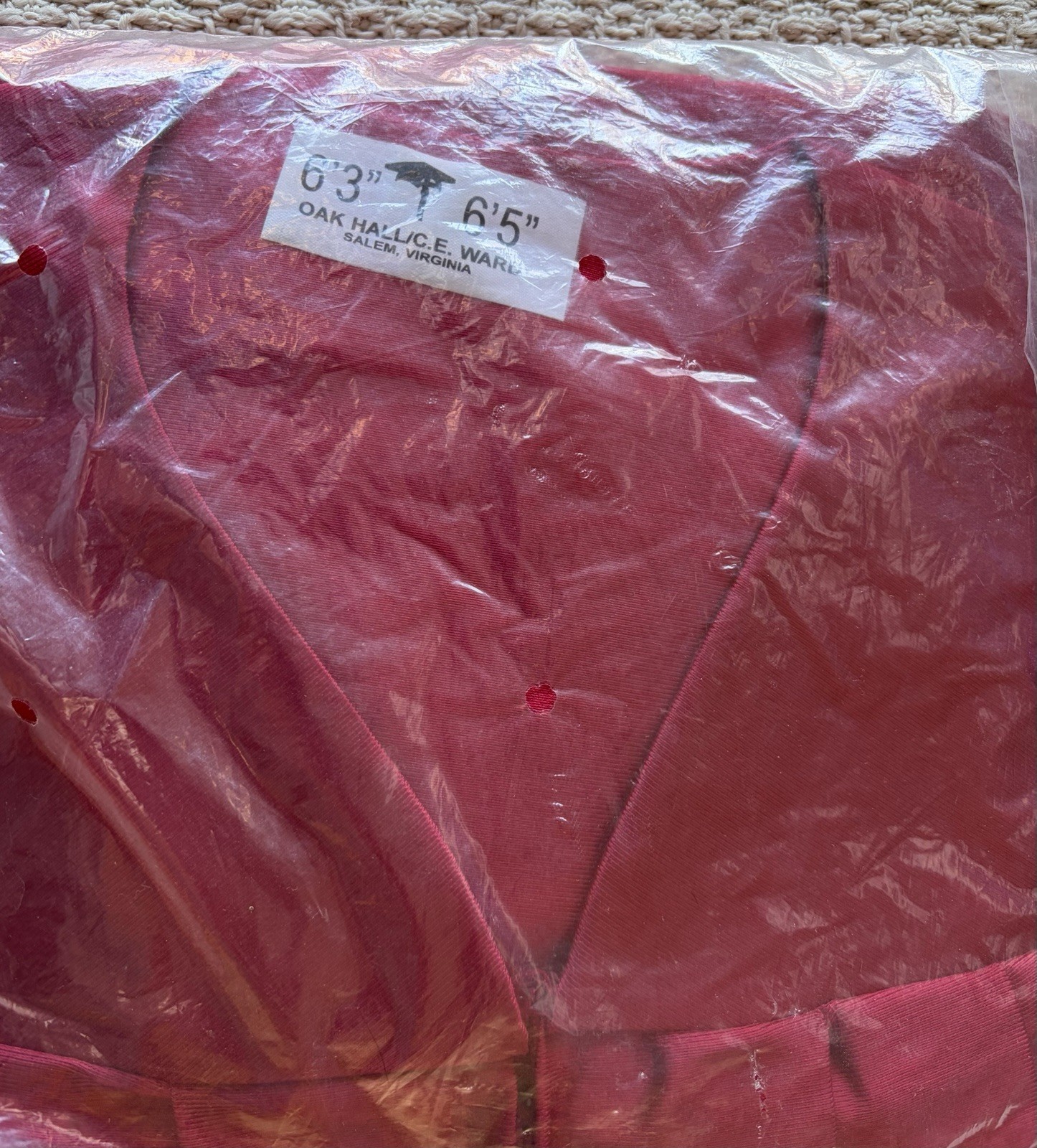 Oak Hall 6’3” 6’5” Red Graduation Cap & Gown Zip Front Academic, No Tassel 6263