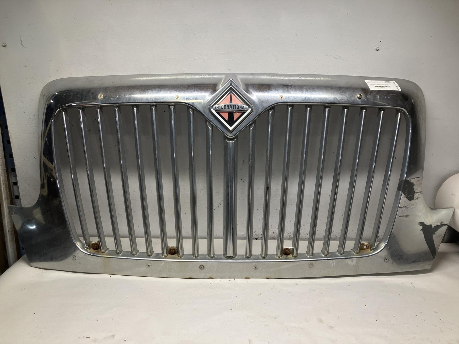 2002-2008 International 4300 Grille - Used | P/N 3551015C9416C94
