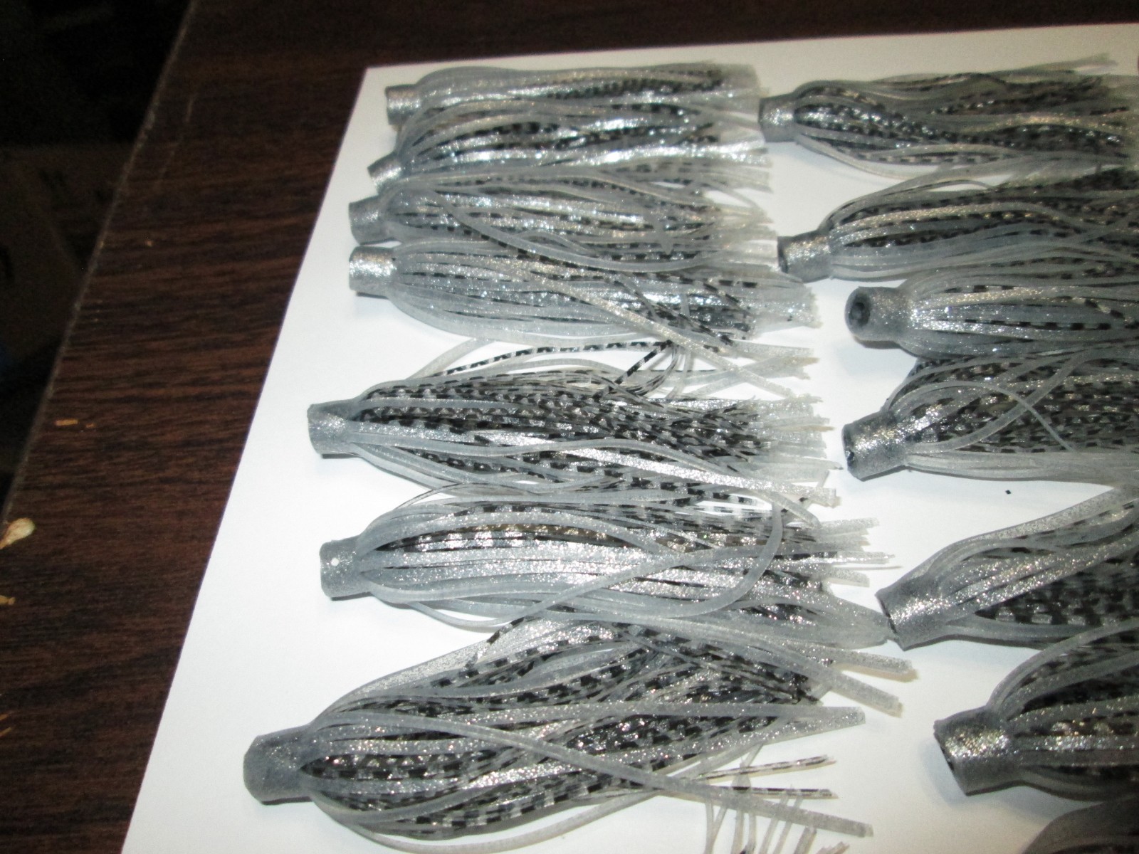 25 - QUICK CHANGE SILICONE RUBBER SKIRTS - 3" LONG - SILVER AND BLACK,,