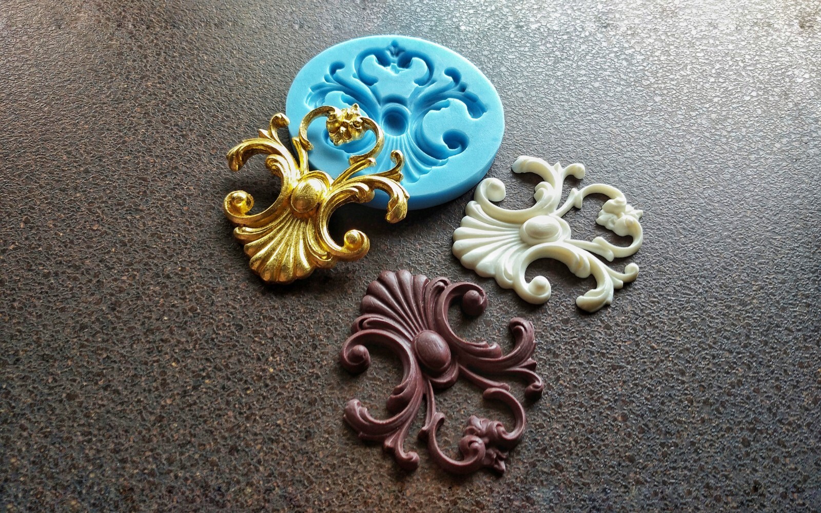 Silicone mold for ornate royal ornament, Wall pediments, furniture carvings