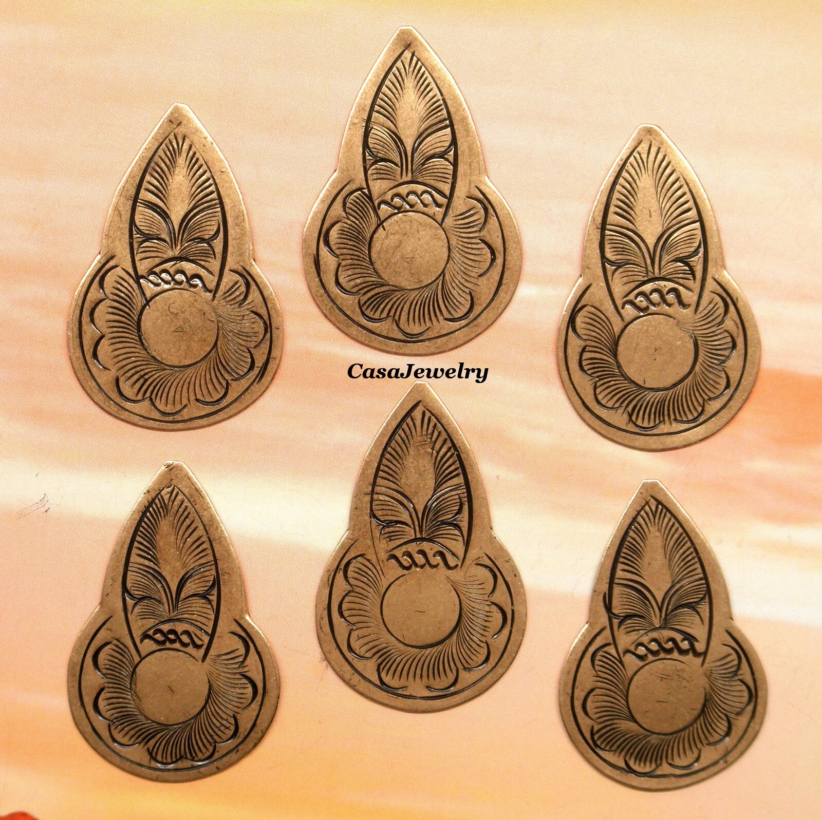 #4235BR ANTIQUED GOLD HILL TRIBE PENDANT/ER COMPONENT - NO HOLE - 6 Pcs