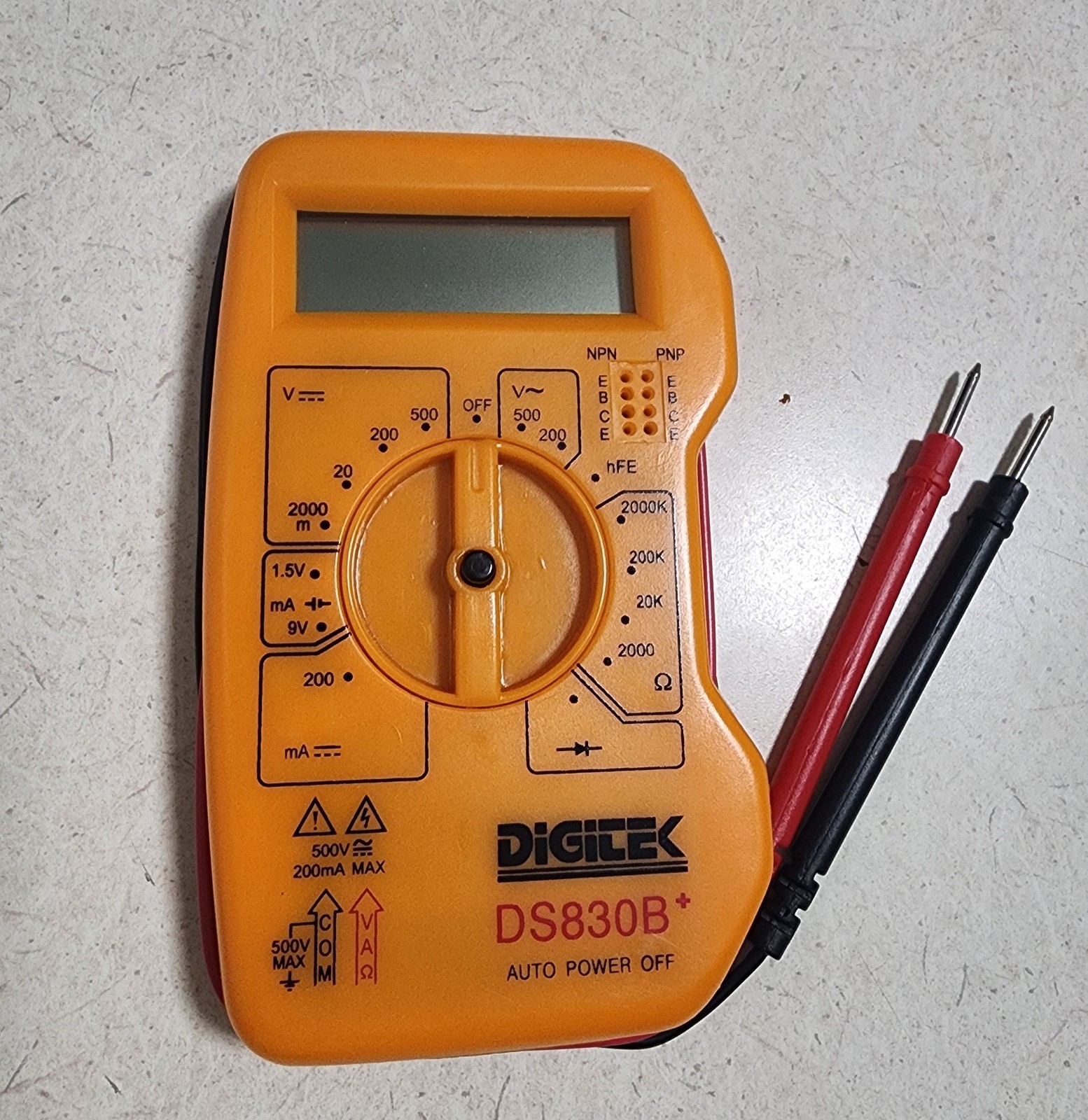 Digitek DS830B+ Multi-meter