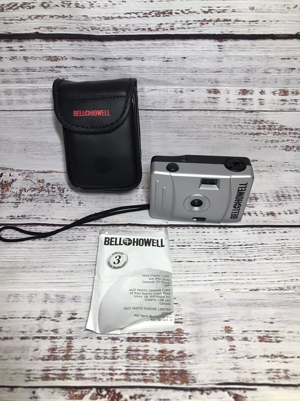 BELL & HOWELL Point Shoot 35MM Film Camera Focus Free 28MM Lens Case NOT Tested