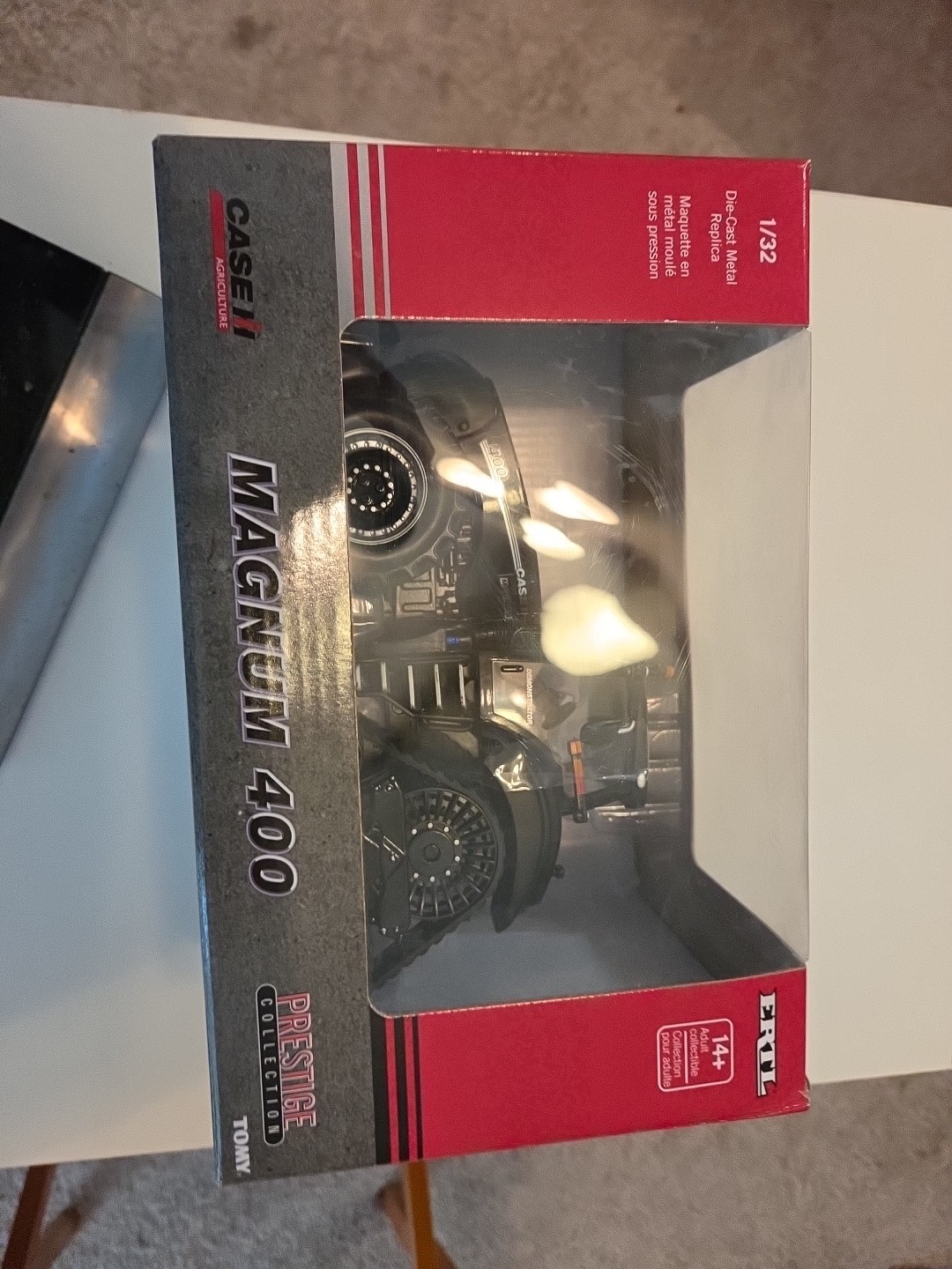 ERTL 1/32 Case IH AFS Connect Magnum 400 Rowtrac Demonstrator 44296