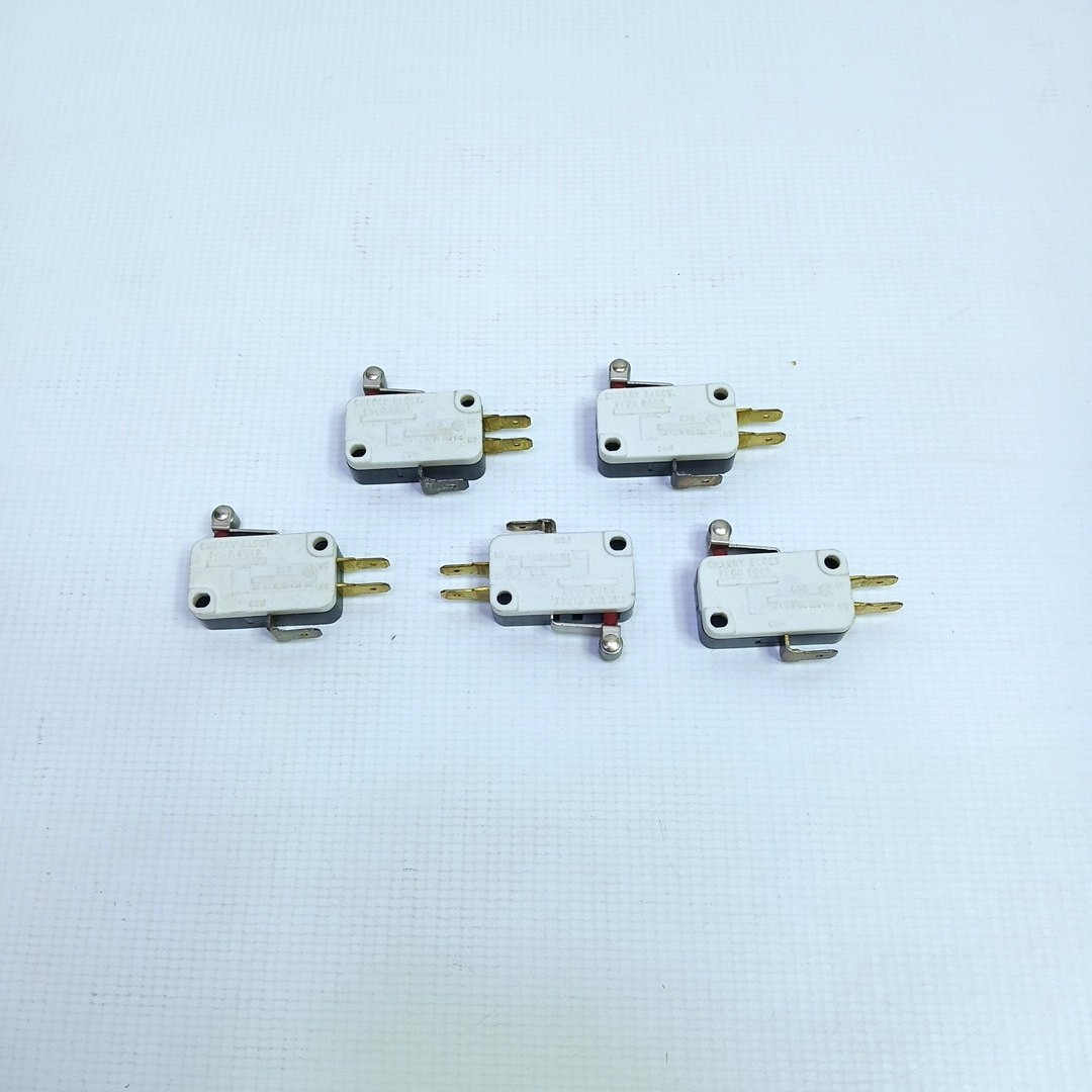E33 Roller Switch 10A/125-250Vac Cherry Snap Action Microswitch 1/2HP (Lot of 5)