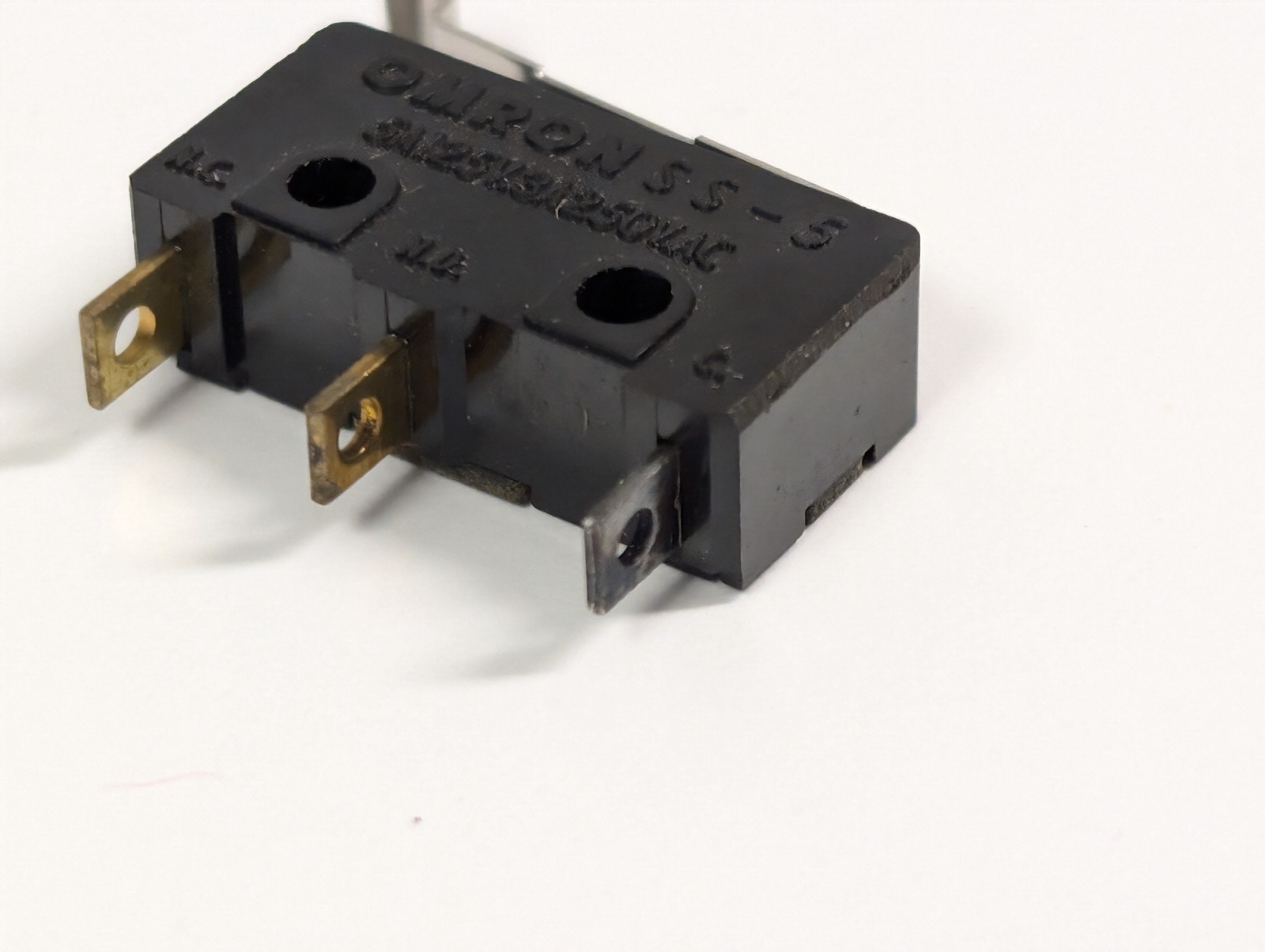 OMRON NORMALLY OPEN & NORMALLY CLOSED MICRO SWITCH (2 PACK)