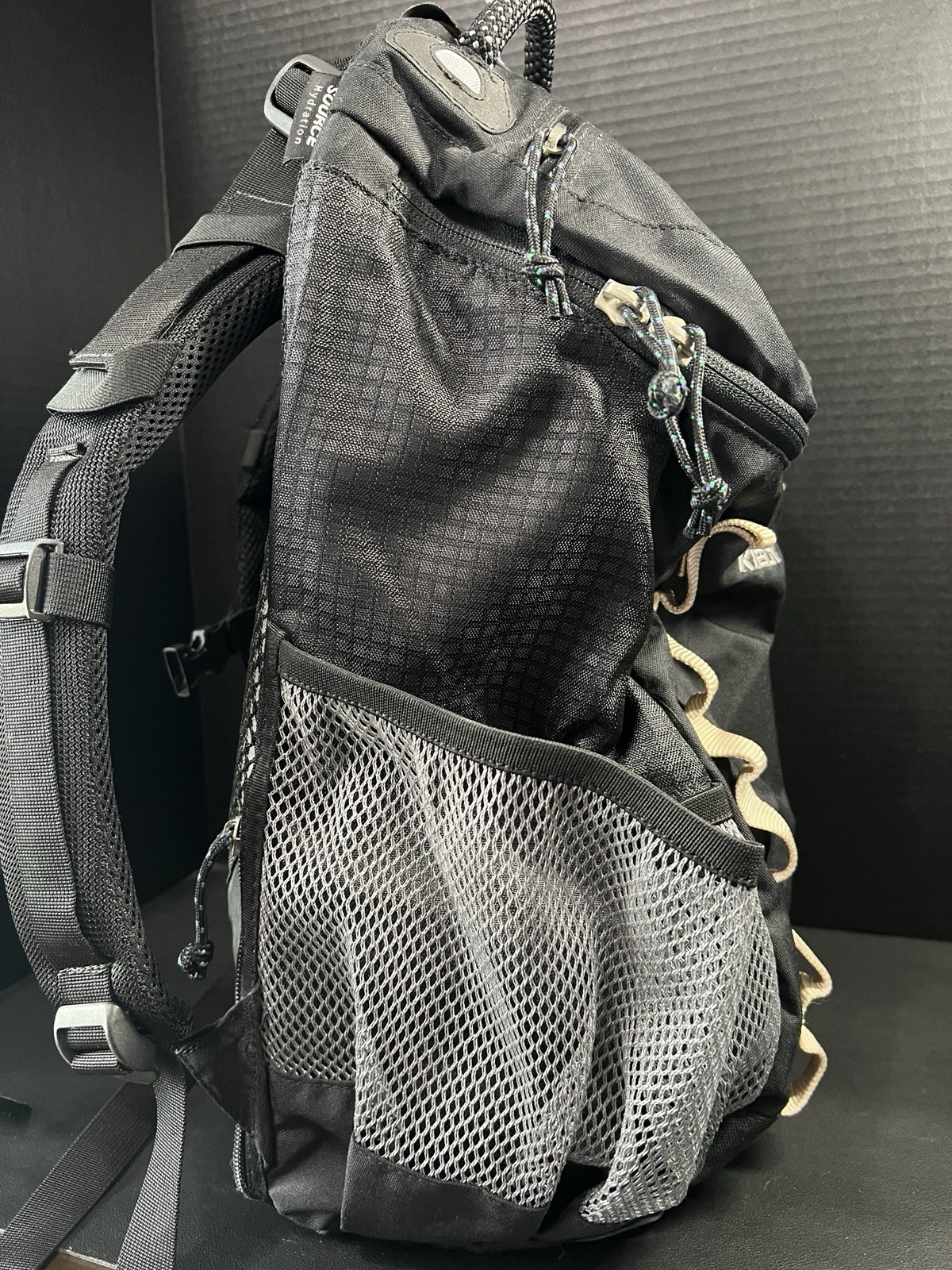 Kelty Whitney 1900 Black Backpack Hiking Hydration Daypack Style 22033060