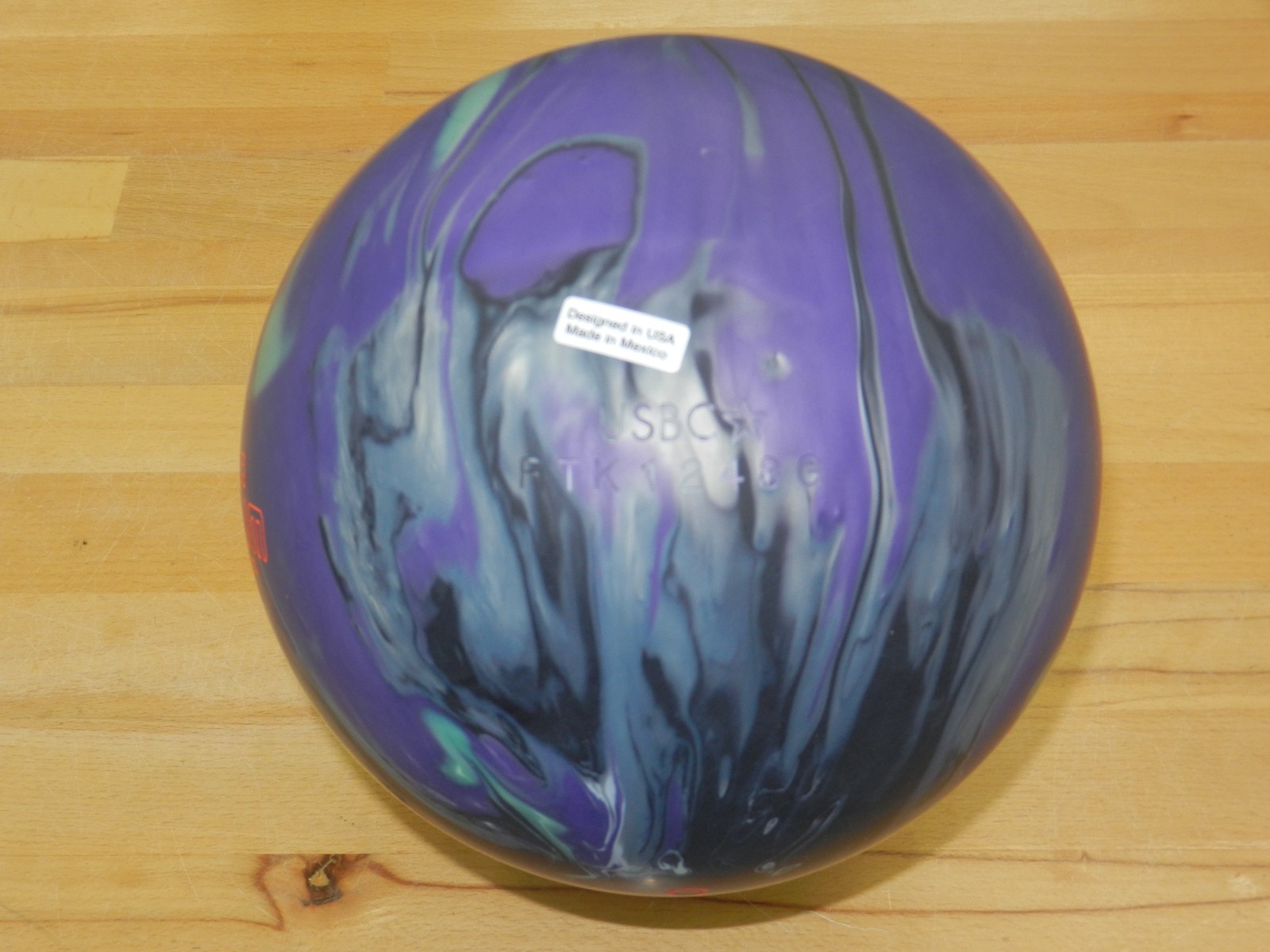 NIB 15# Hammer Maximum Effect Bowling Ball - 15.2/2-3" Pin/2.40oz TW