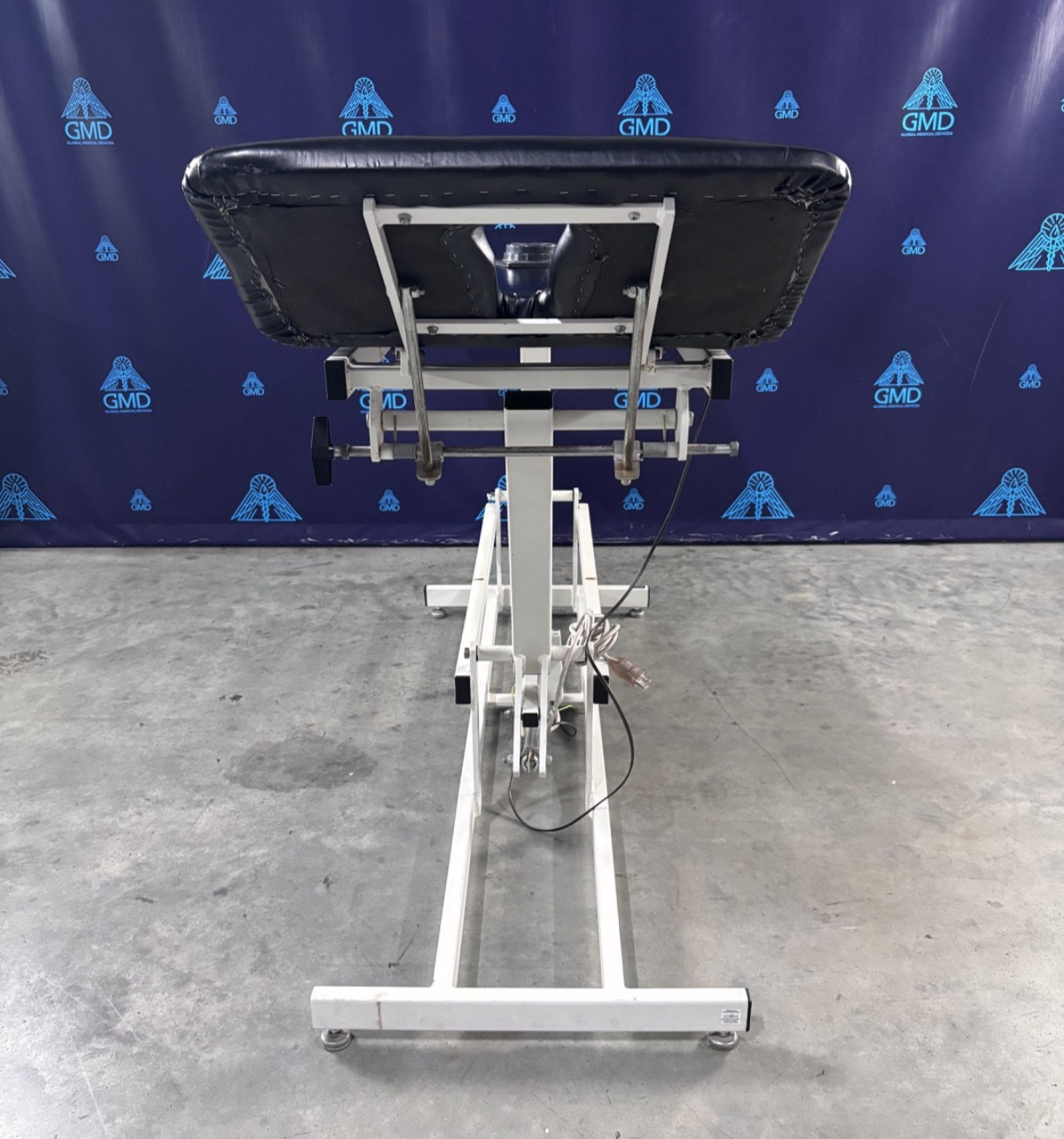AM353 Three-Section Treatment Table