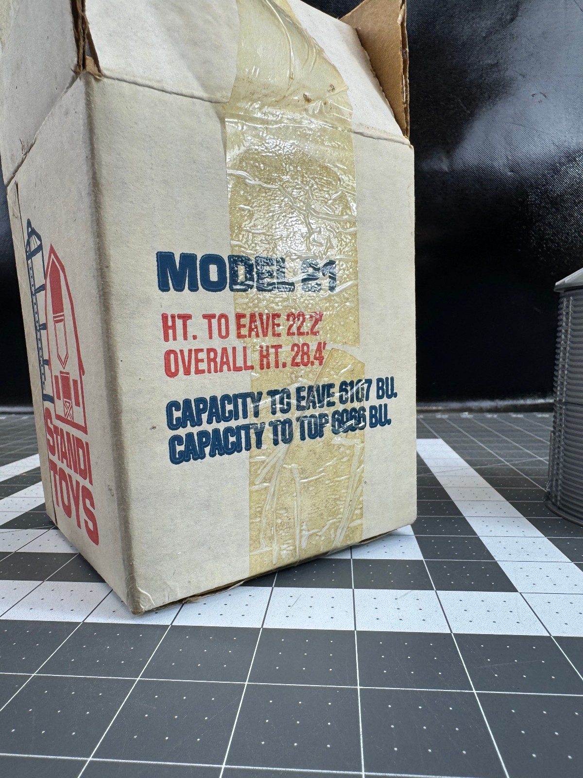 1/64 Standi Toys Model 21 Grain Bin