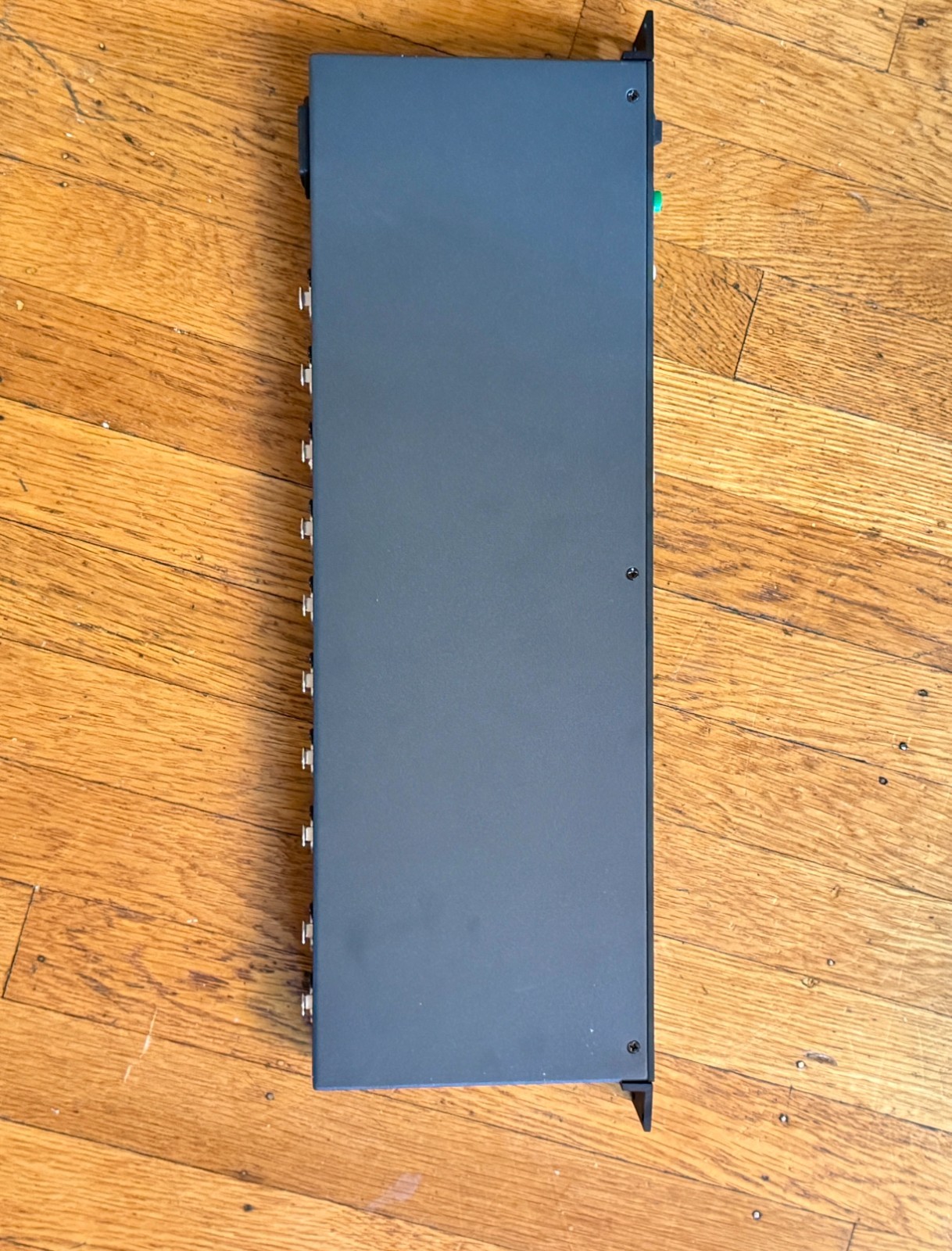 512 DMX 8-port splitter.
