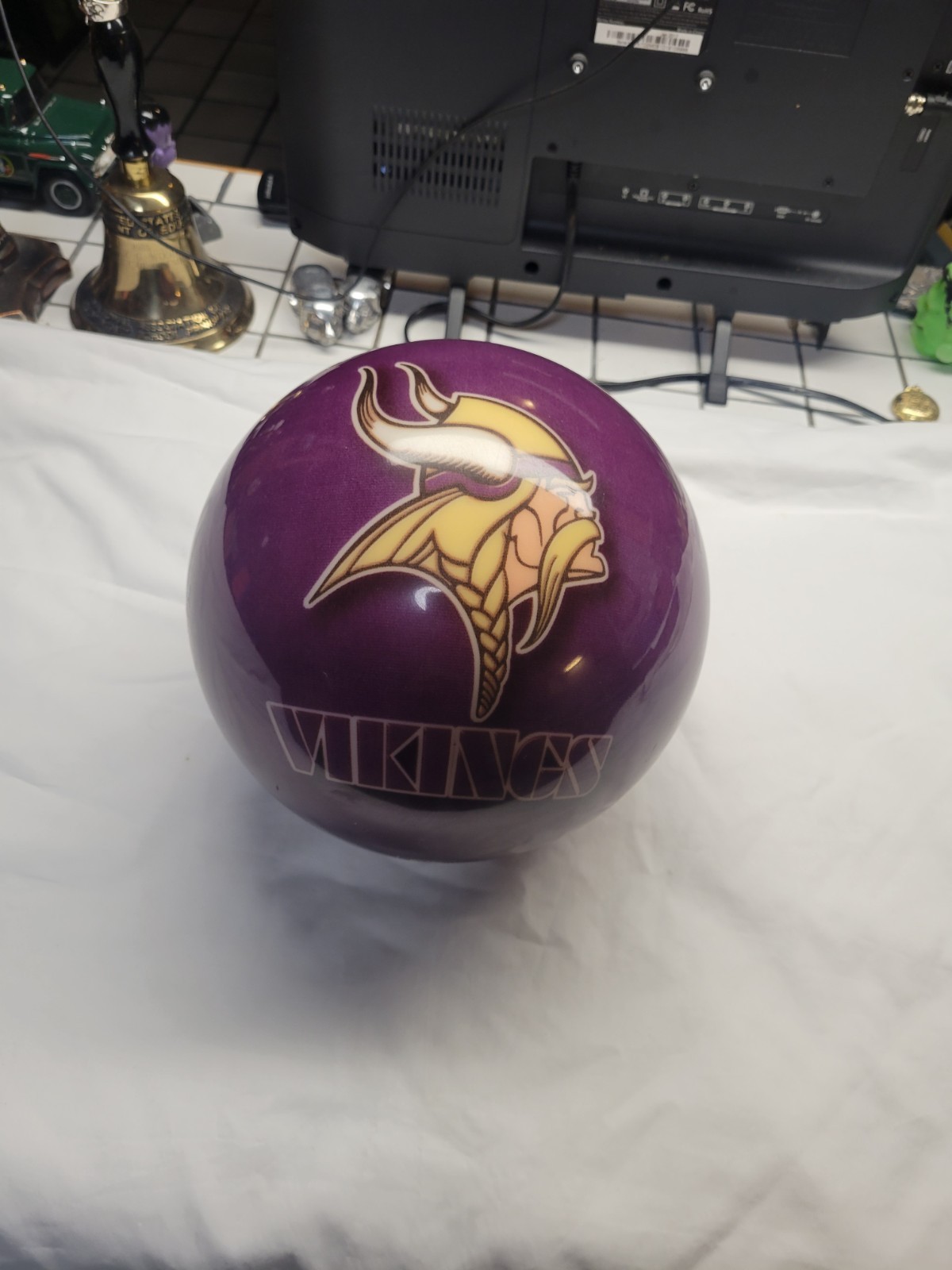 Undrilled Minnesota Vikings/Miller Lite Purple  Bowling Ball . MADE IN USA -HTF