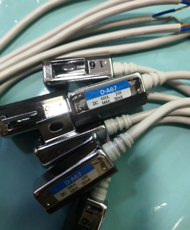 1PC NEW SMC Magnetic switch D-A67 0.5M #LL