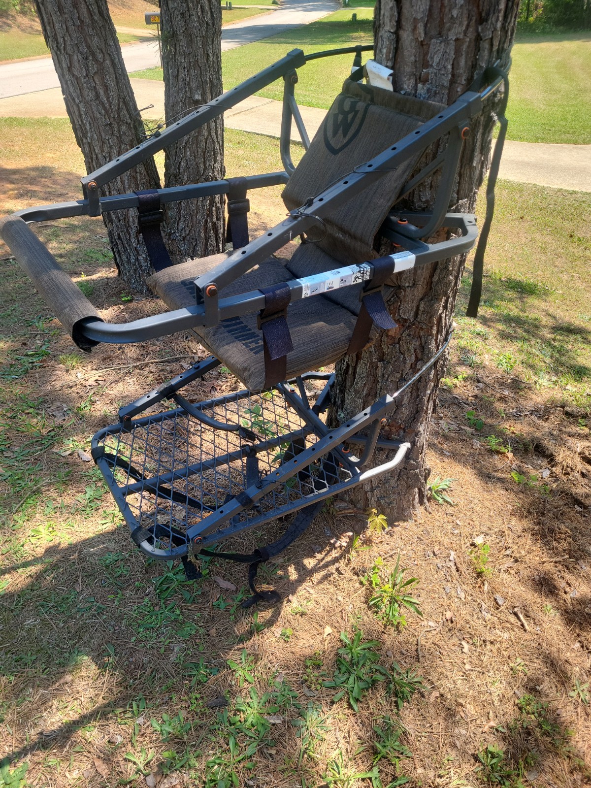 climbing tree stands hunting