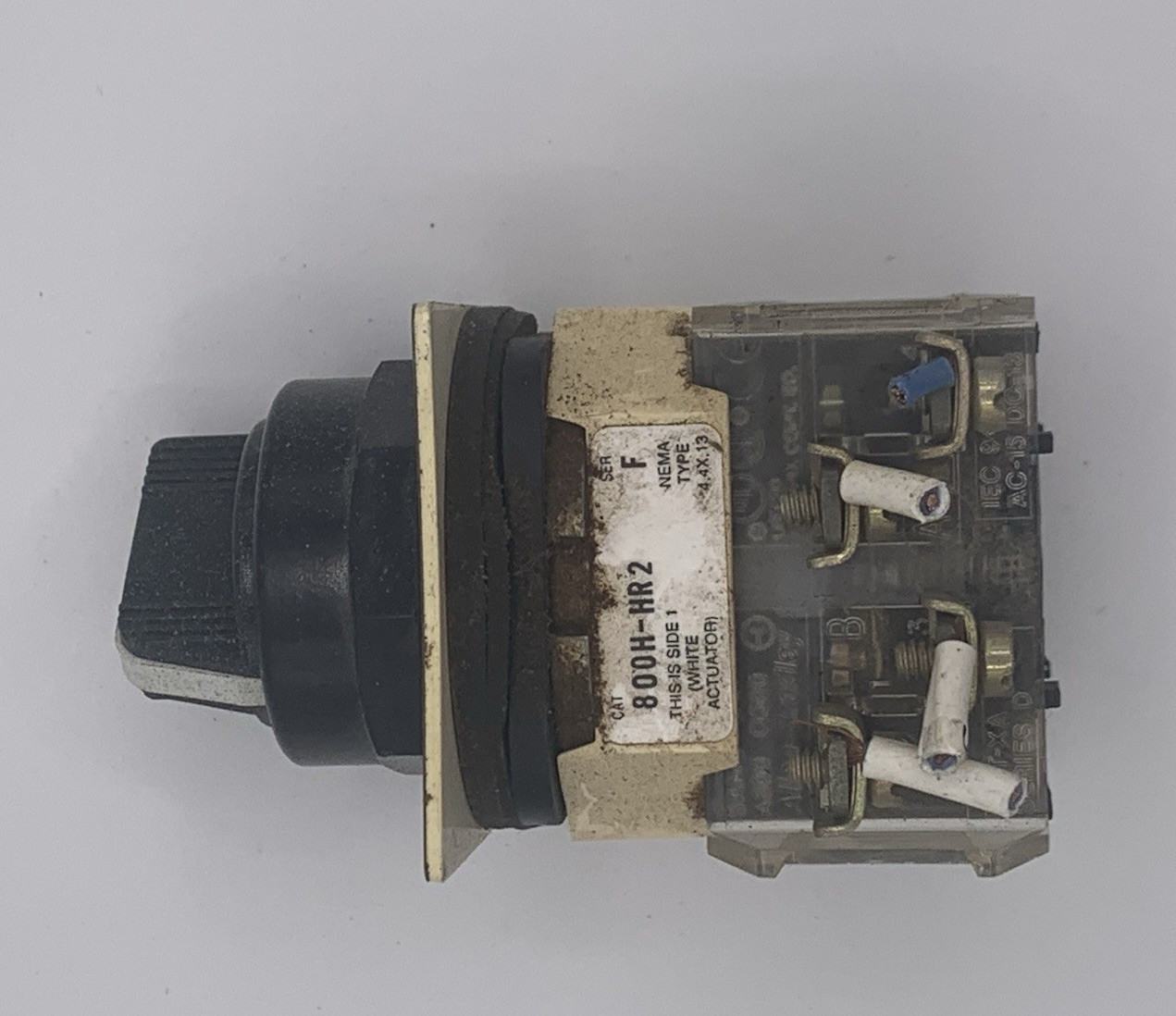 Allen-Bradley 800H-HR2 Heavy Duty Selector Switch w/ 2 sets of 800T-XA