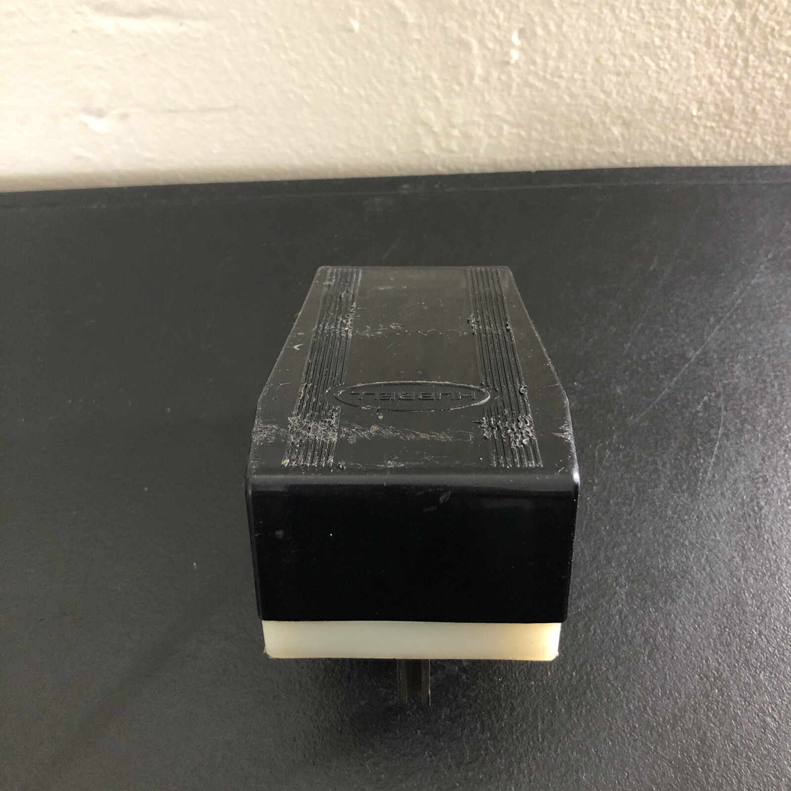 Hubbell P-5145 plug 2 pole 3 wire 30 amp 250 volt
