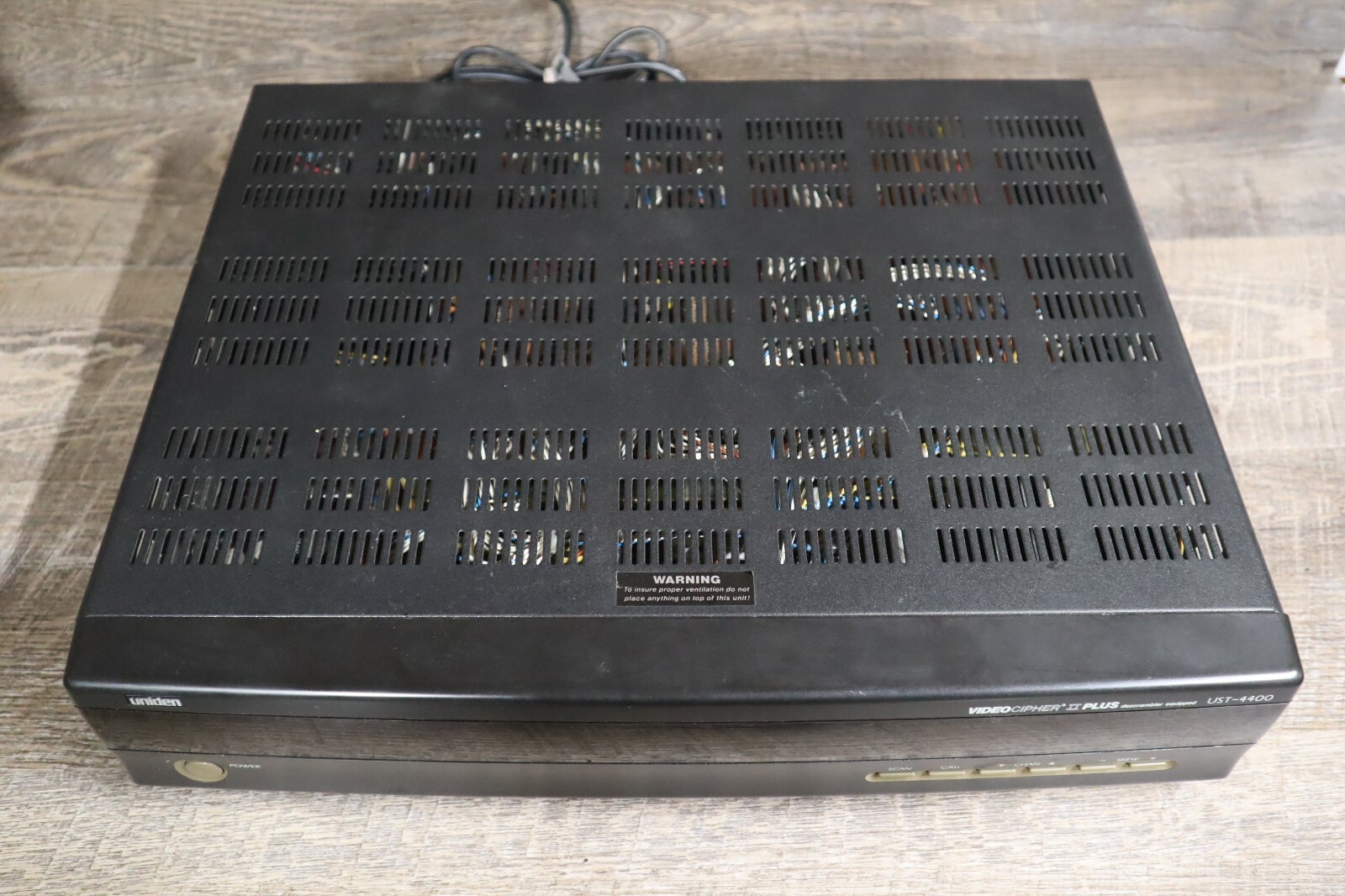 Uniden UST-4400 Video Cipher II Plus Descrambler Equipped